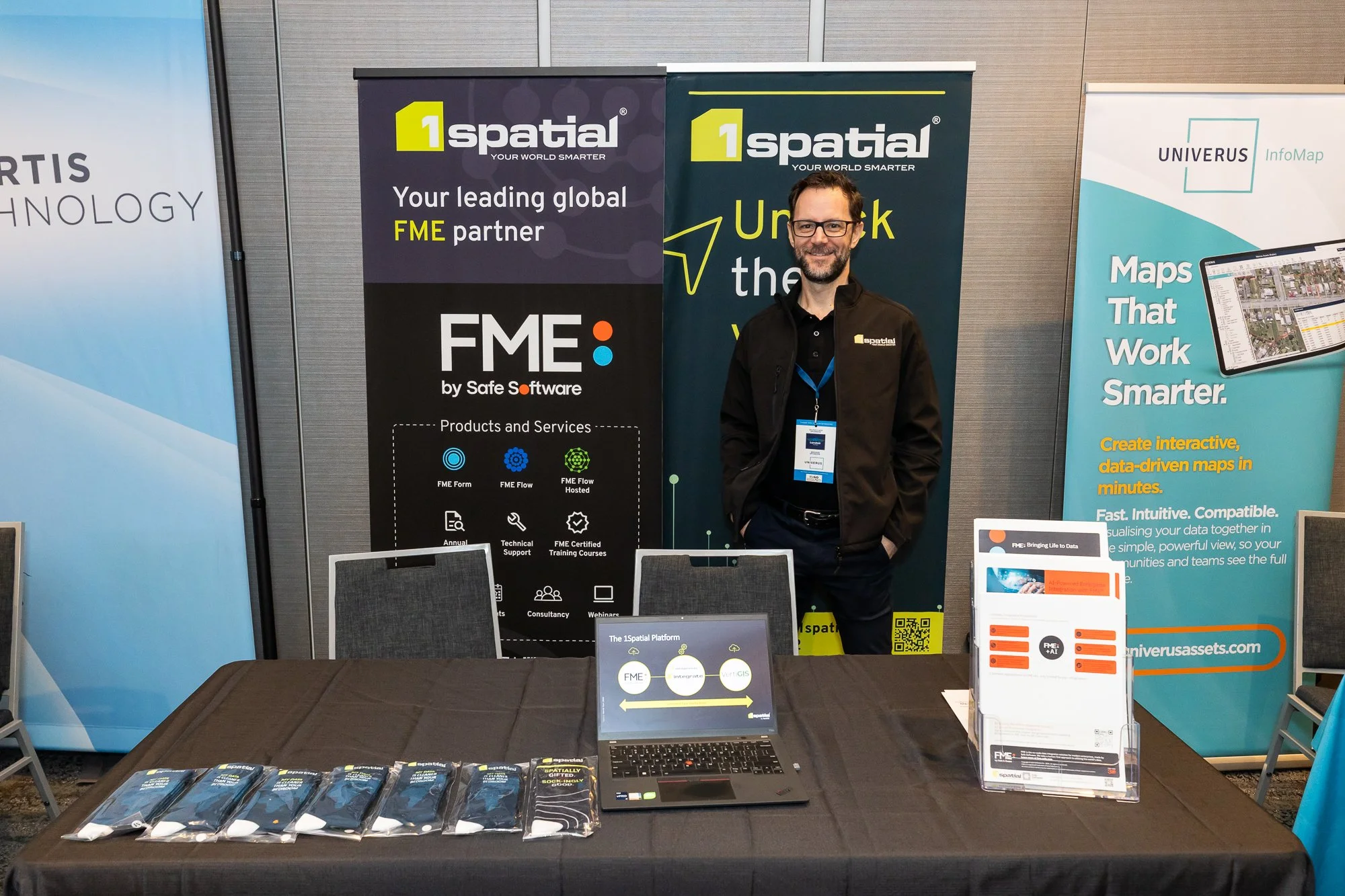 Nigel at 1Spatial Trade Stand.jpg