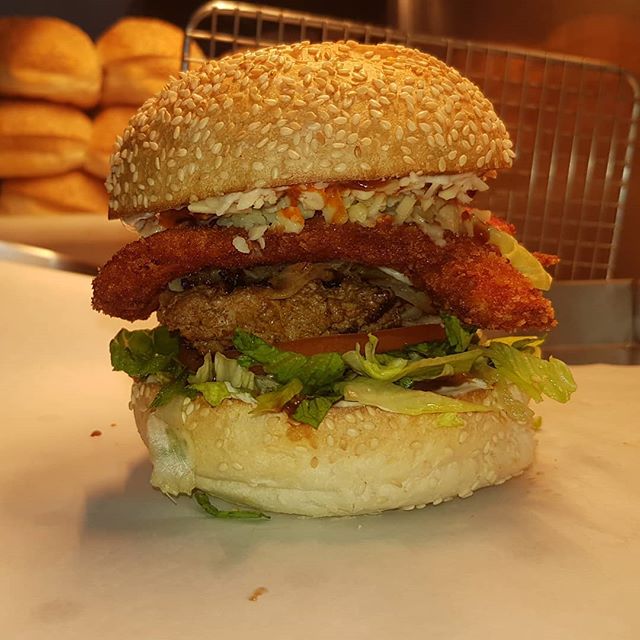 Have you tried the R&eacute;mi's famous chicken burger yet ? .
.
.
 Get it in ya 🍔
#burgers #bestintheeast #burgerlovers #outoftheblue #burgermaker #easternsuburbssydney #clovelly #takeaway