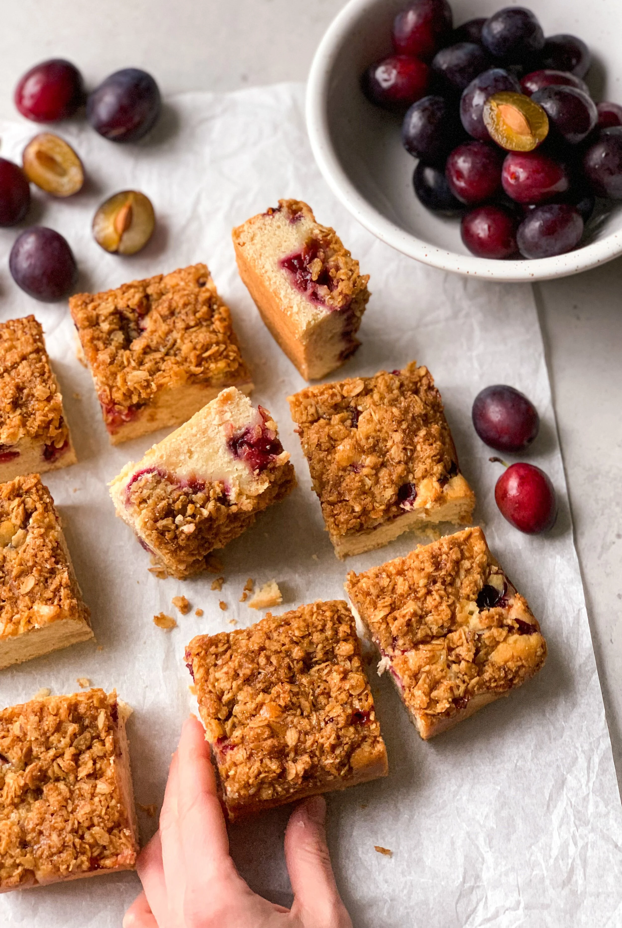 Vegansk plommonkaka med havresmul