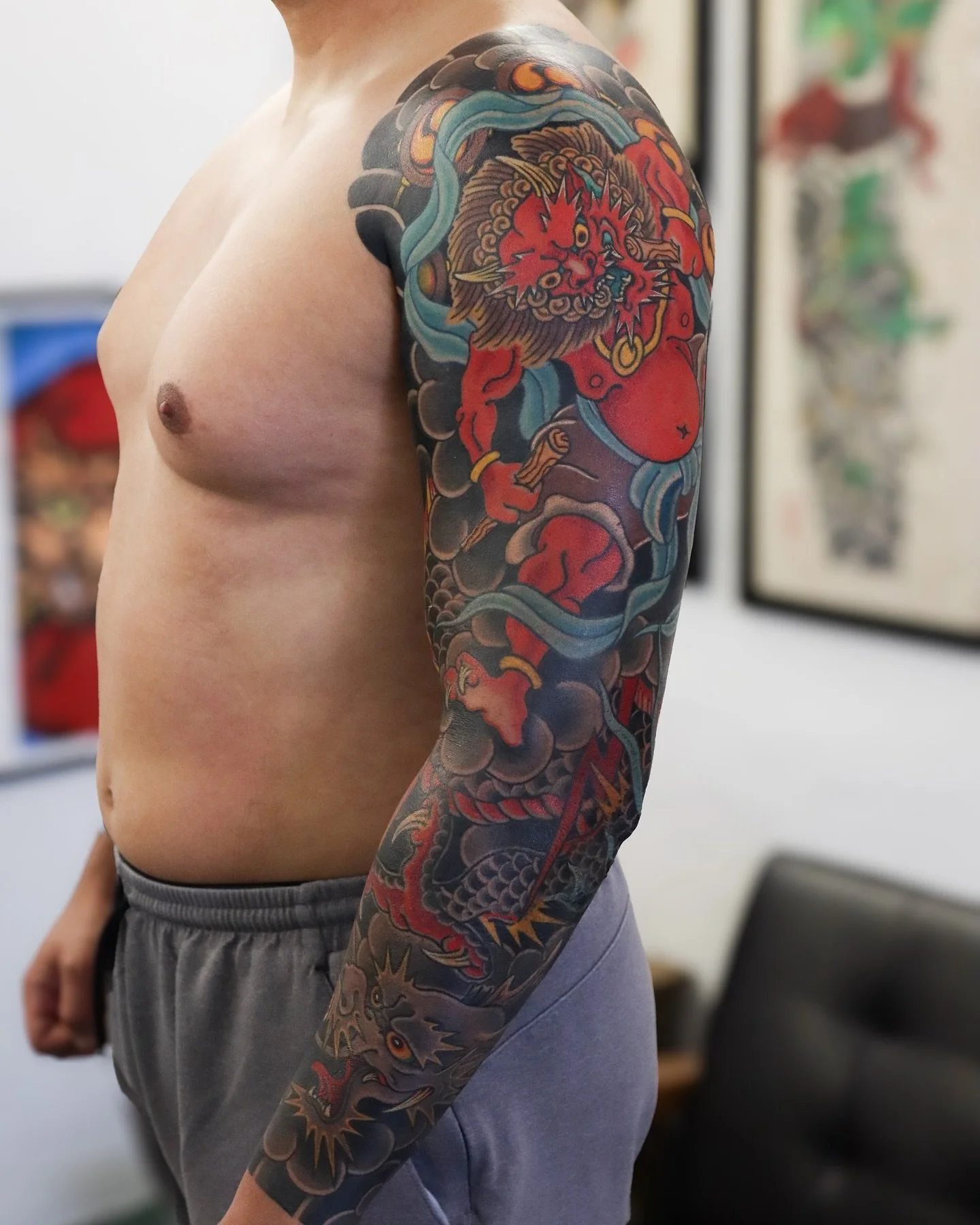 Thank you Jeffery for the trust 🙇🏻&zwj;♂️🙇🏻&zwj;♂️🙏🏻🙏🏻

I did this work in Okinawa at @momoyama.tattoo 

Work done by @hirotattooer

Check 👇🏻👇🏻
Toyohashi @company_japan 
Okinawa @momoyama.tattoo

Looking for Japanese books? 
Check @bakezo