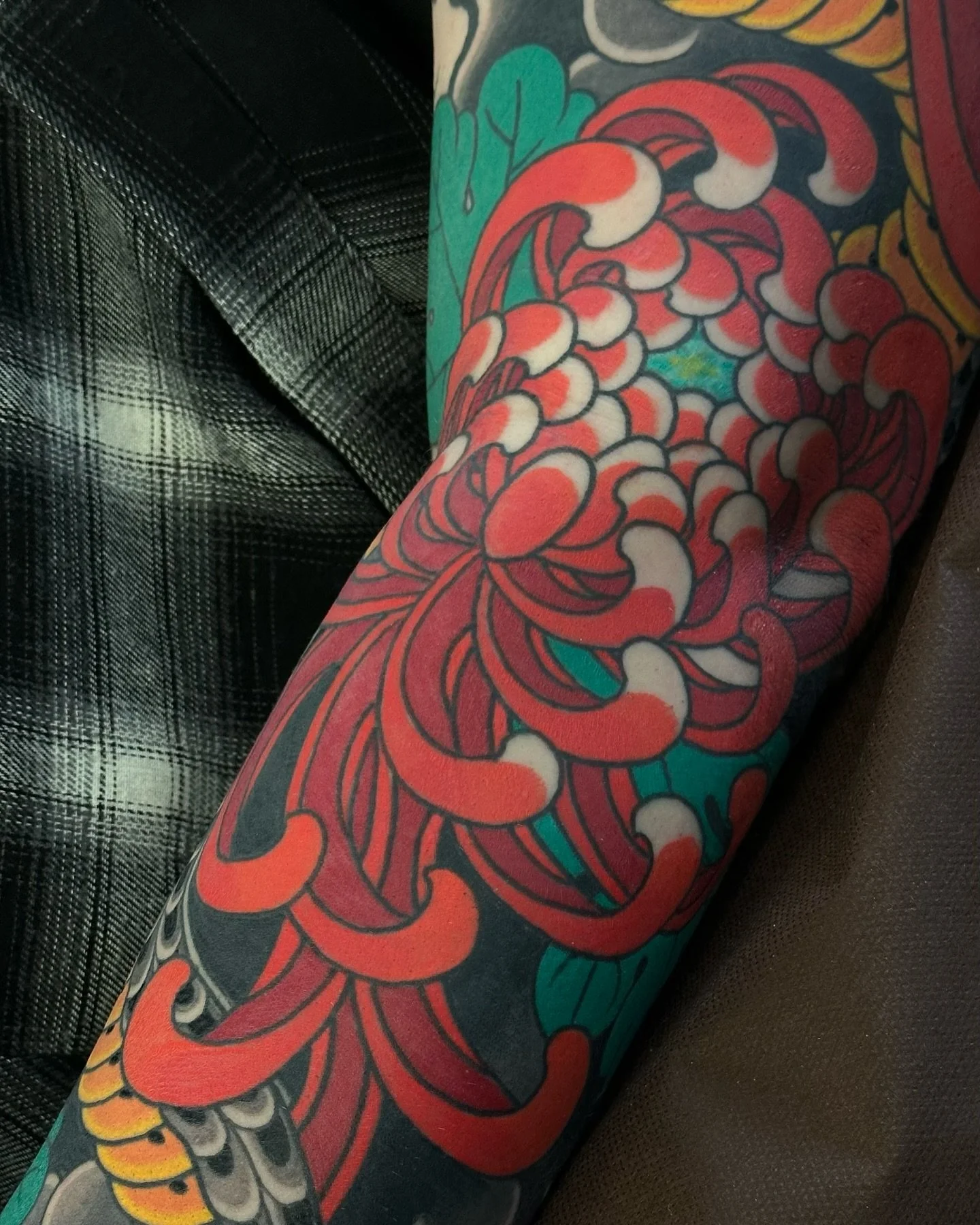 Work done by @hirotattooer

Check 👇🏻👇🏻
Toyohashi @company_japan 
Okinawa @momoyama.tattoo

Looking for Japanese books? 
Check @bakezoribooks

Wizard Tattoo Supply
@wizardtsltd

#company_japan  #hiroidm #hirotattooer #zerosentattoocrew #tattoo  #t