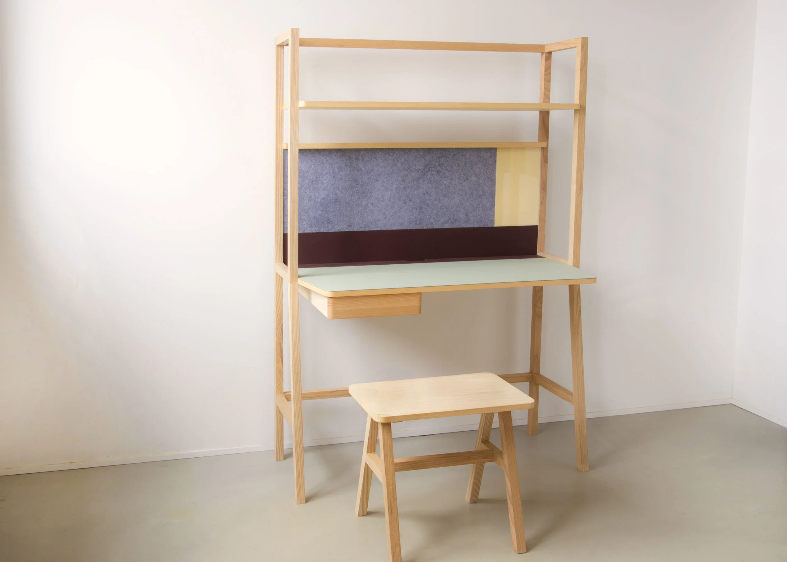 secretaire-met-kruk-2-corr.jpg
