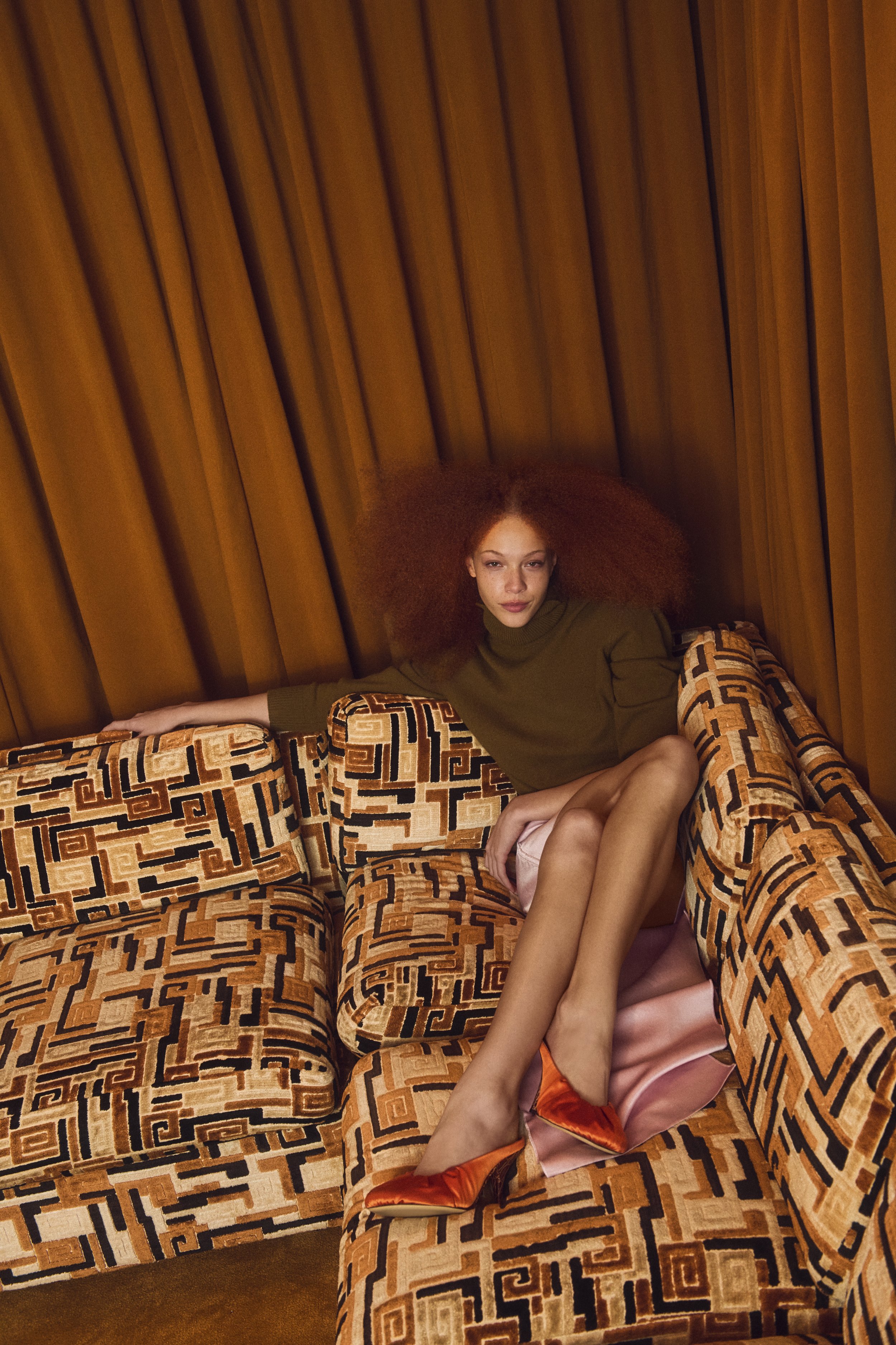 HERO STORE 251030_Level_17_LivingRoom_029.jpg