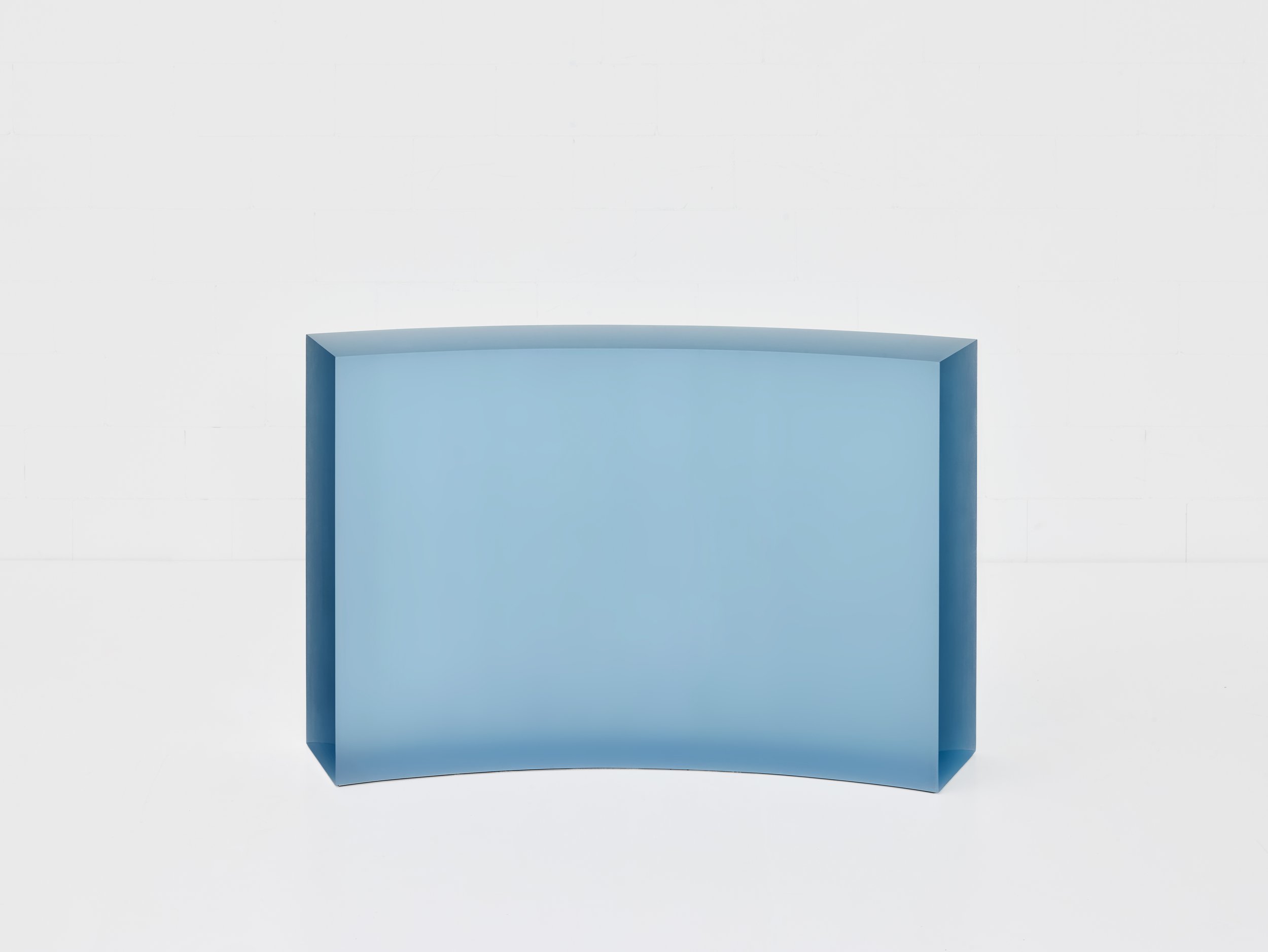 1136 NikoKoronis_CurvedConsoleAndTable_84666.jpg