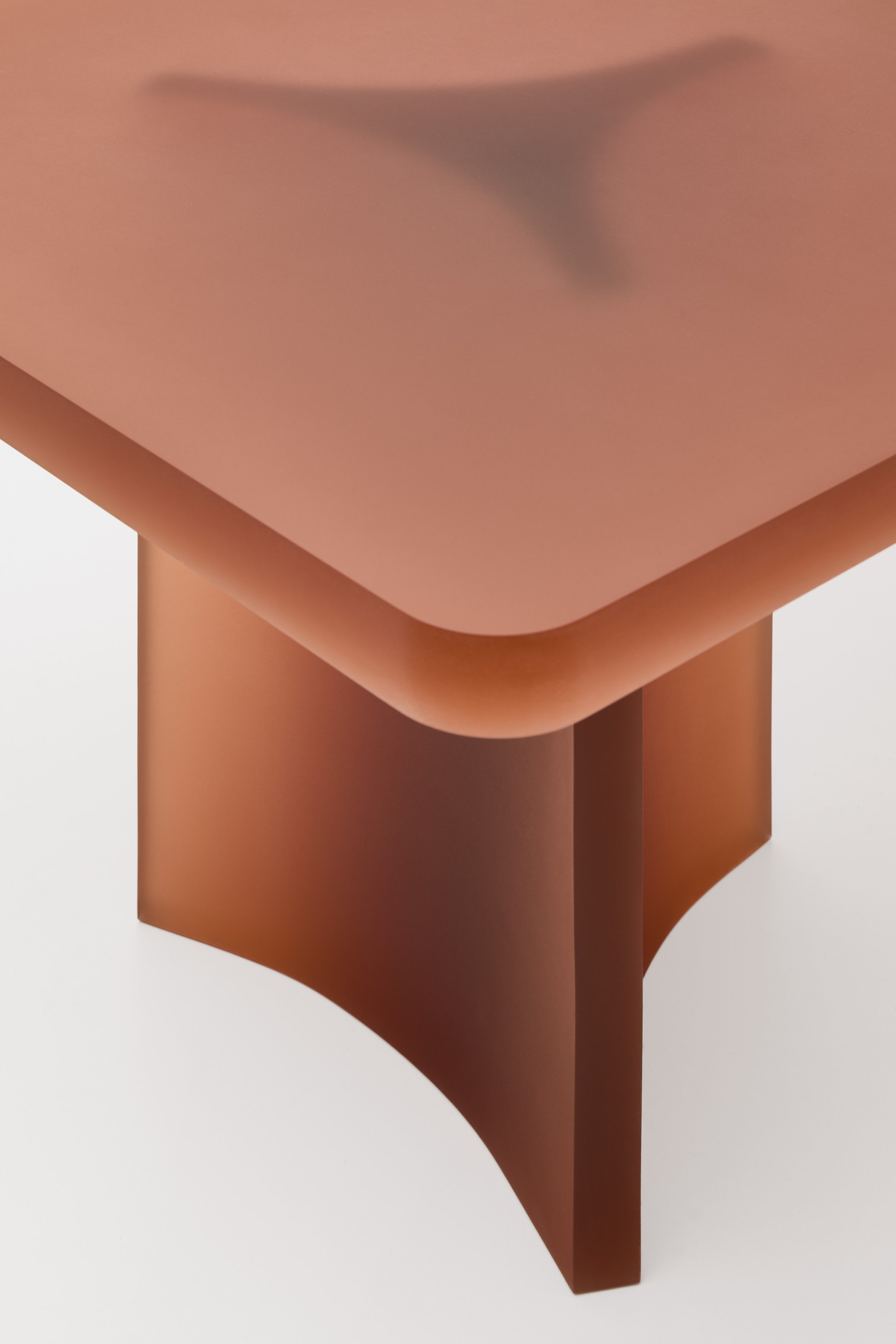 1136 NikoKoronis_CurvedConsoleAndTable_2950.jpg