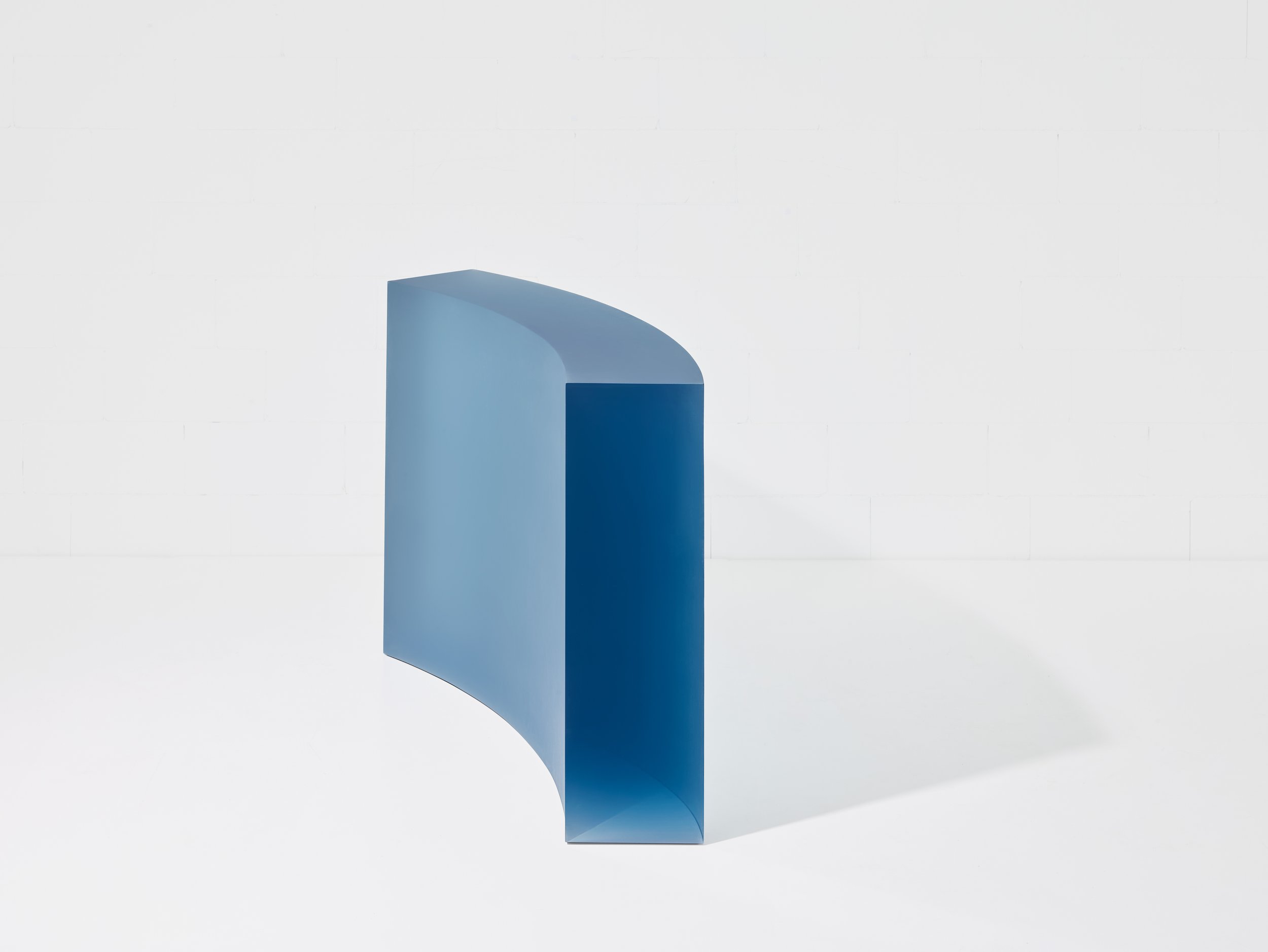 1136 NikoKoronis_CurvedConsoleAndTable_84708.jpg