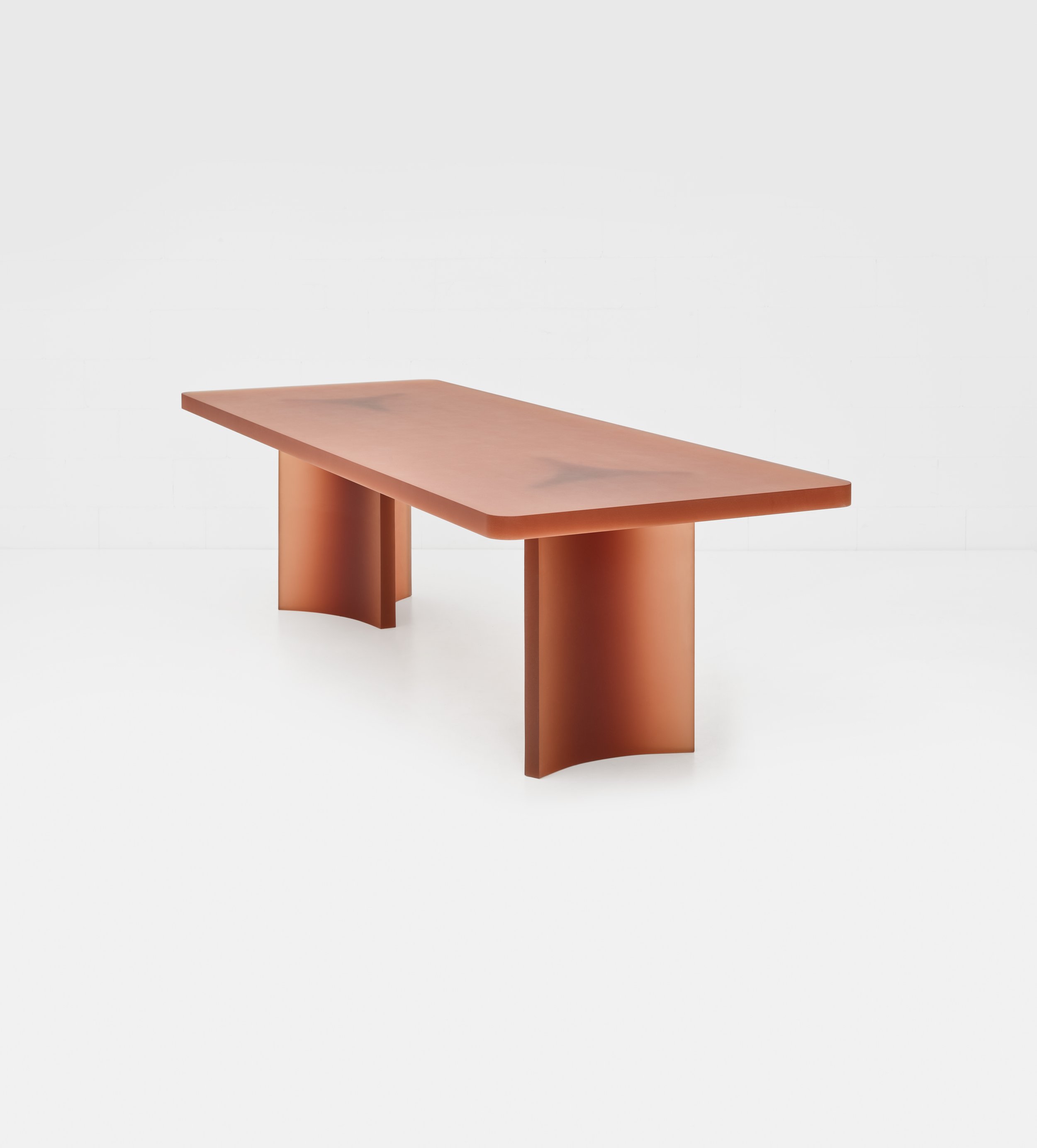 1136 NikoKoronis_CurvedConsoleAndTable_84850.jpg