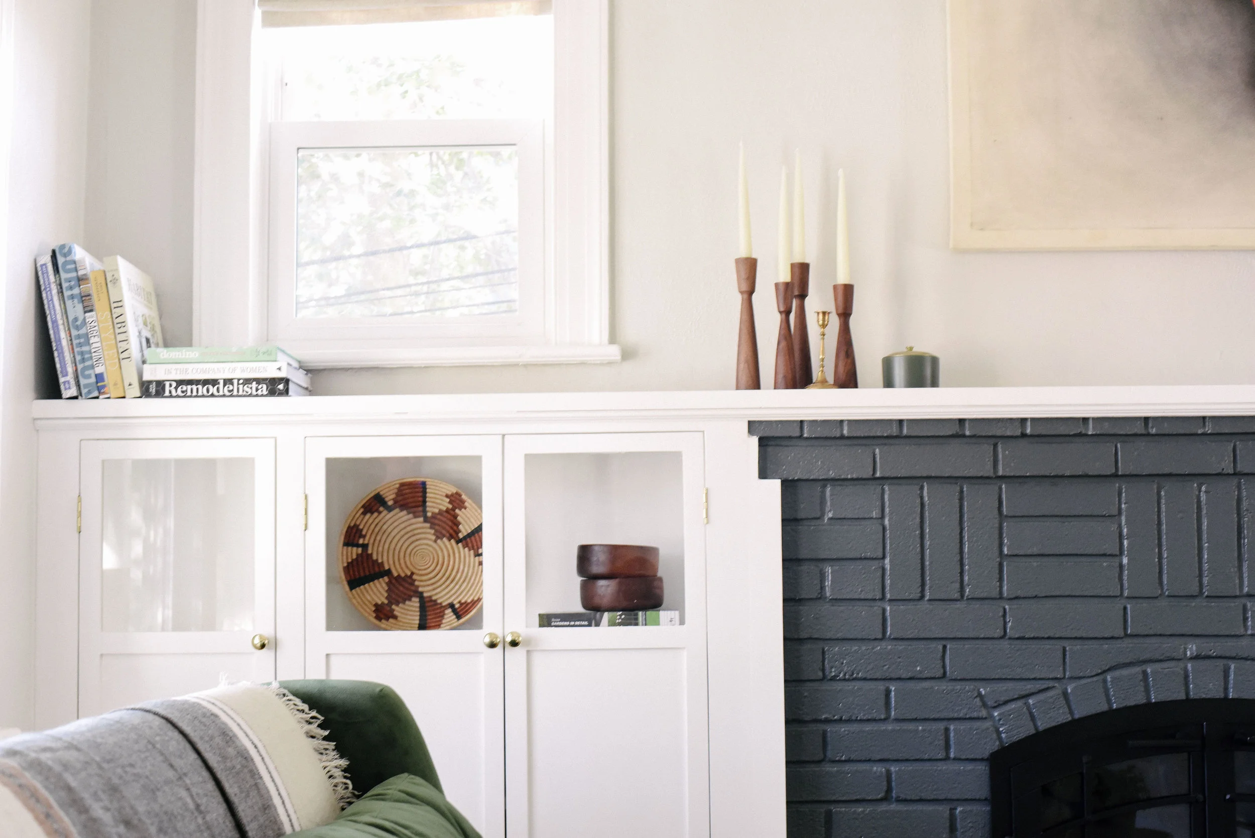 fireplaceleftside.jpg