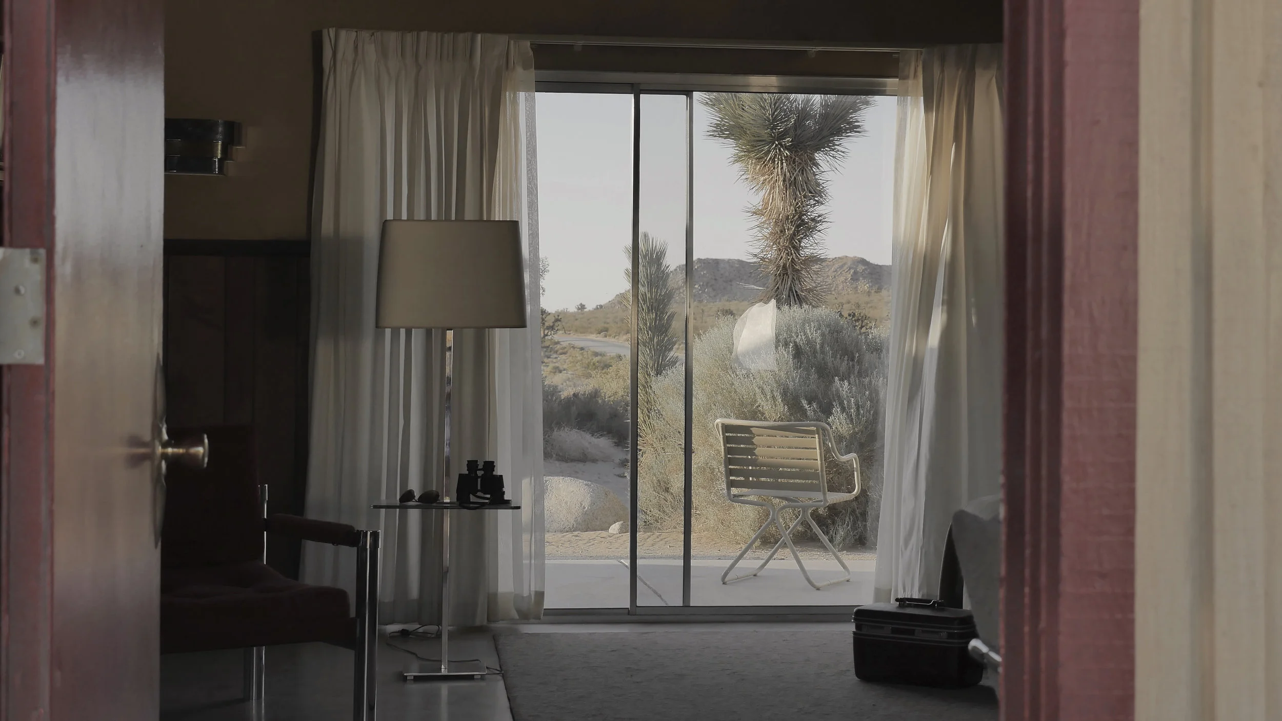 MOTEL-ROOM-13-05.jpg