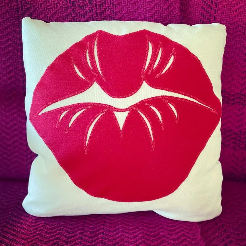 Kiss cushion_.jpg