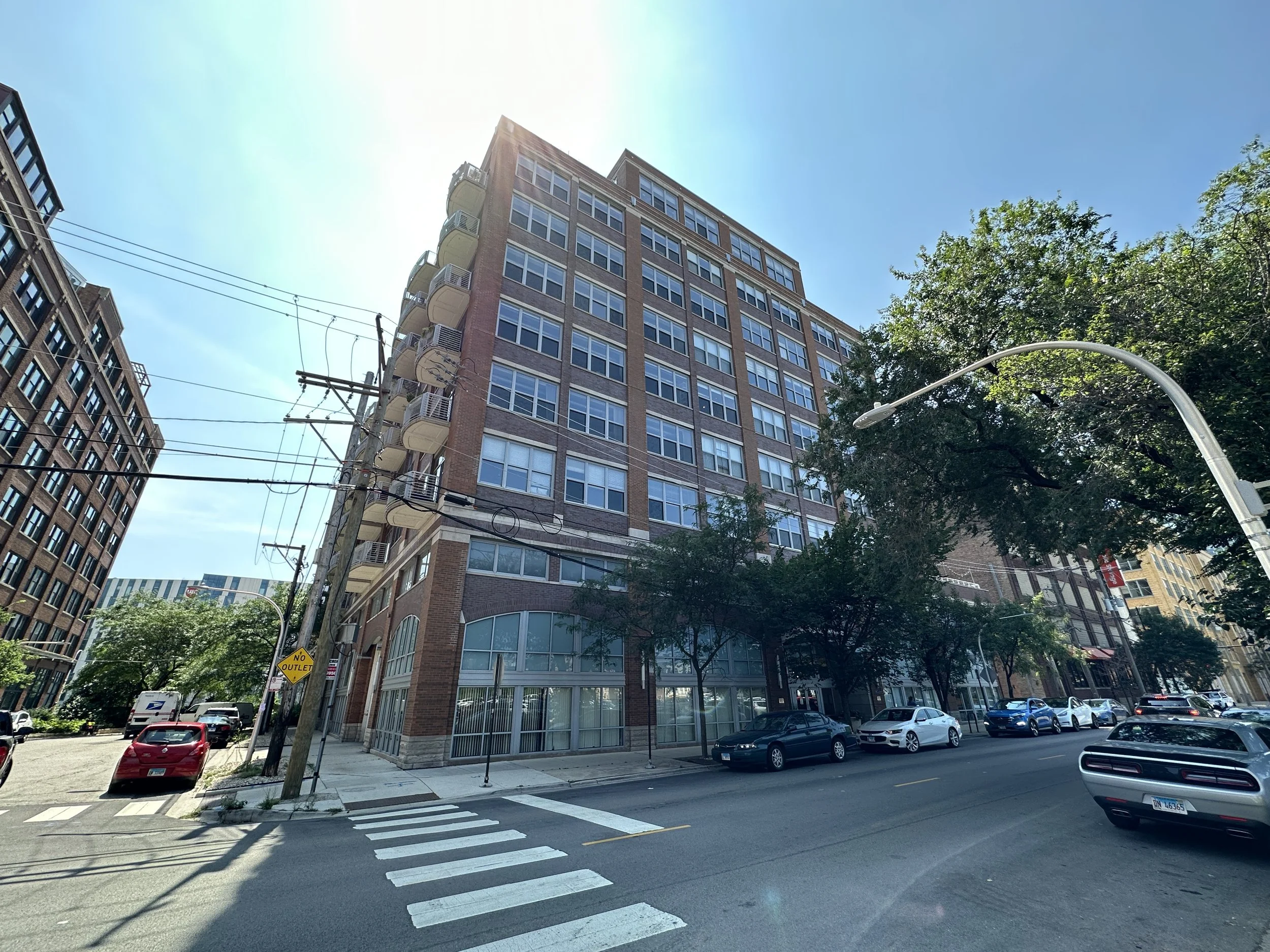 Beautiful 1 Bed / 1 Bath West Loop Condo Loft