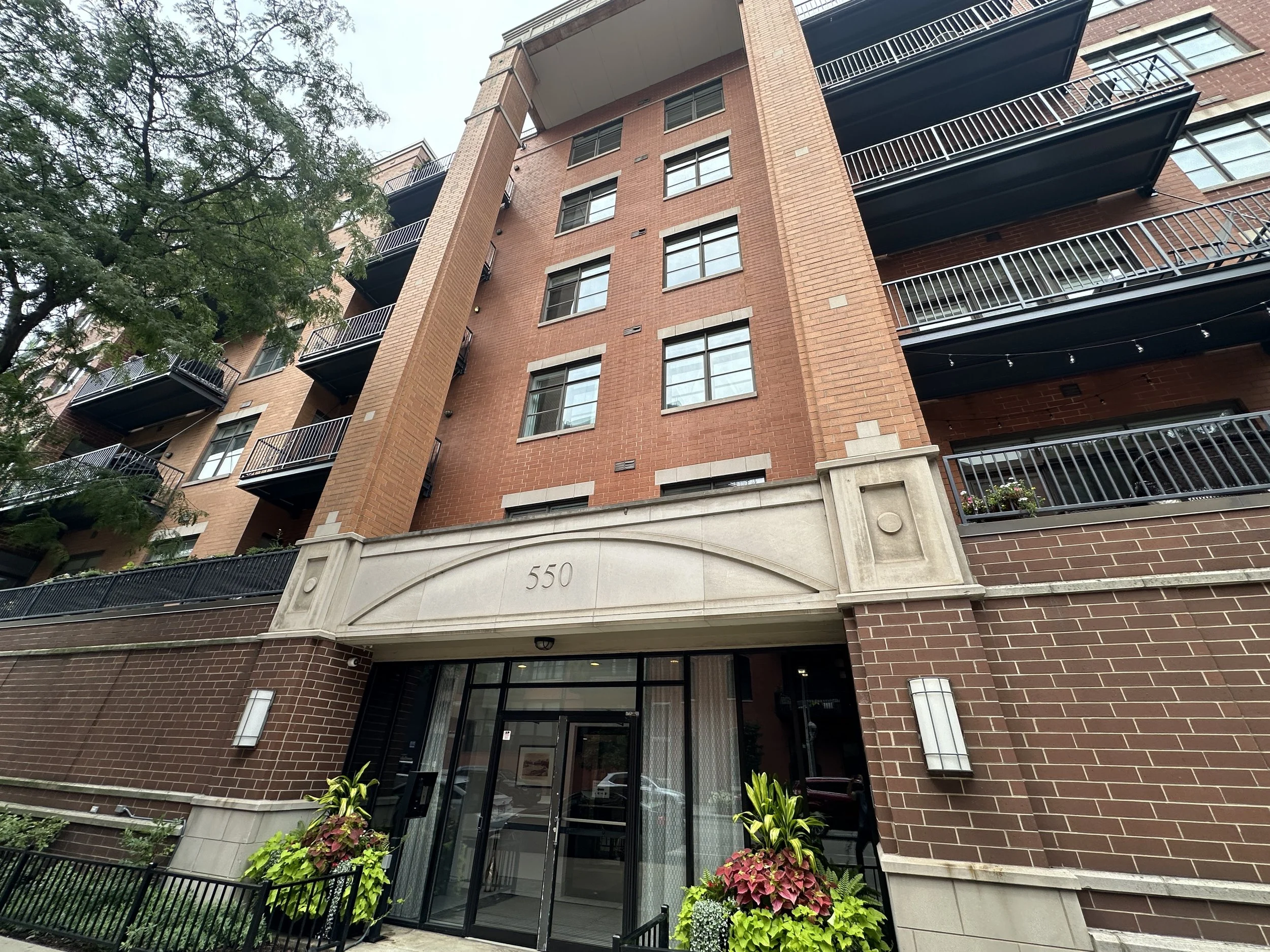Exceptional 1 Bed / 1.5 Bath Condo in Fulton Market