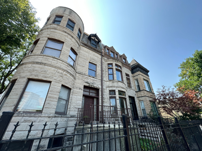 Short Sale United Center Park