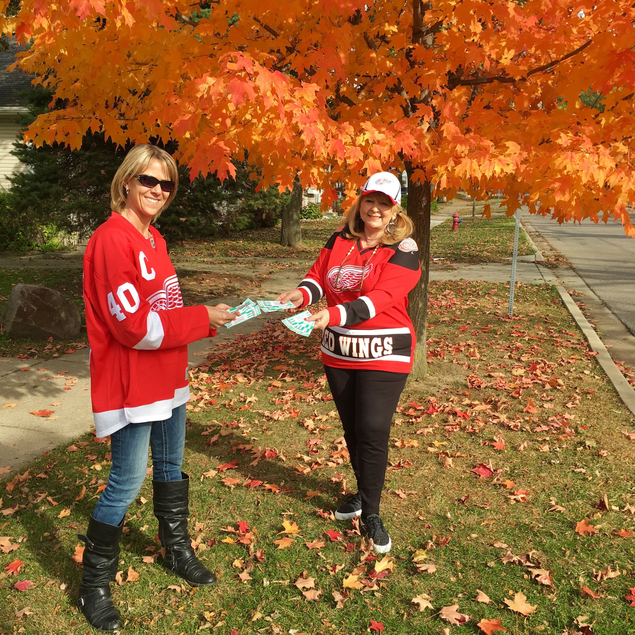 The Linda Rea Team Supports Stoney Creek High School's Music Program With Their Red Wing Fundraiser!