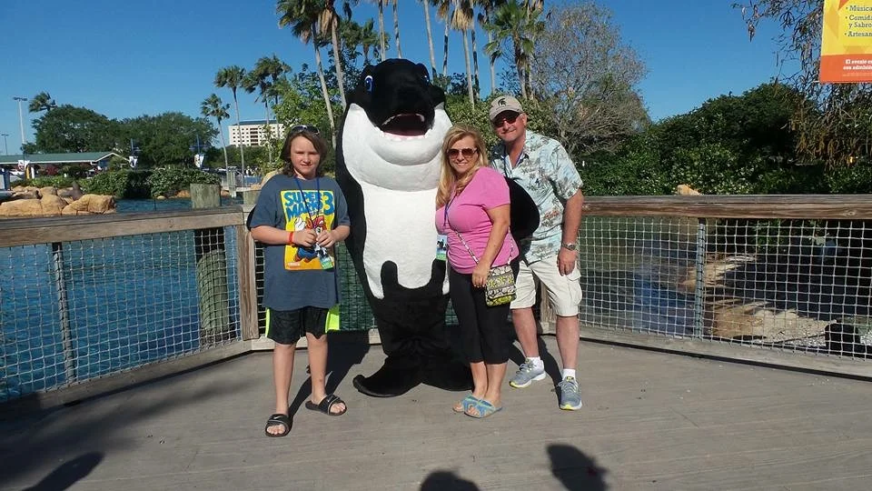 Pete, Paula and Joe Enjoy Sea World!