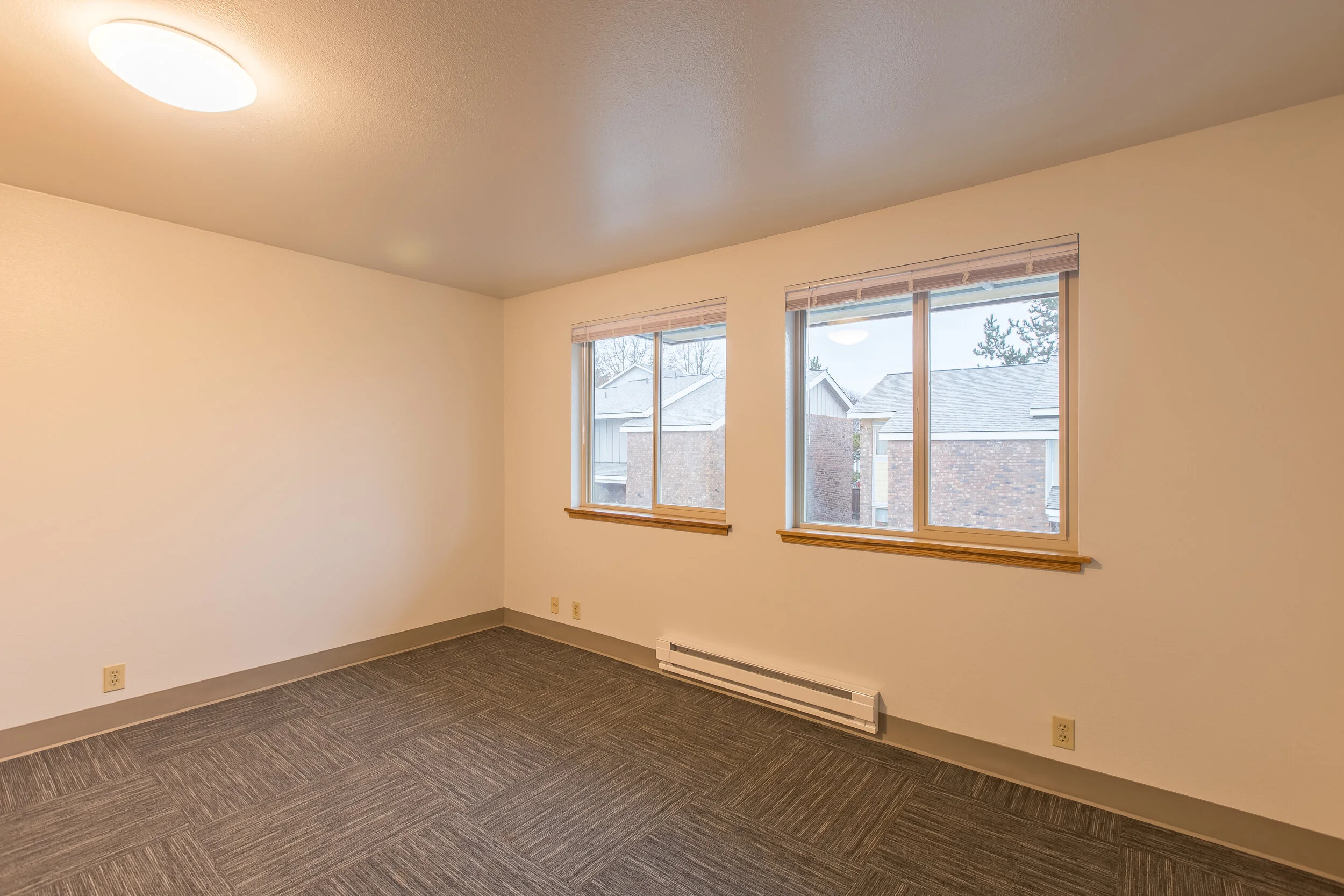 Cole Manor 2bdrm-11.JPG