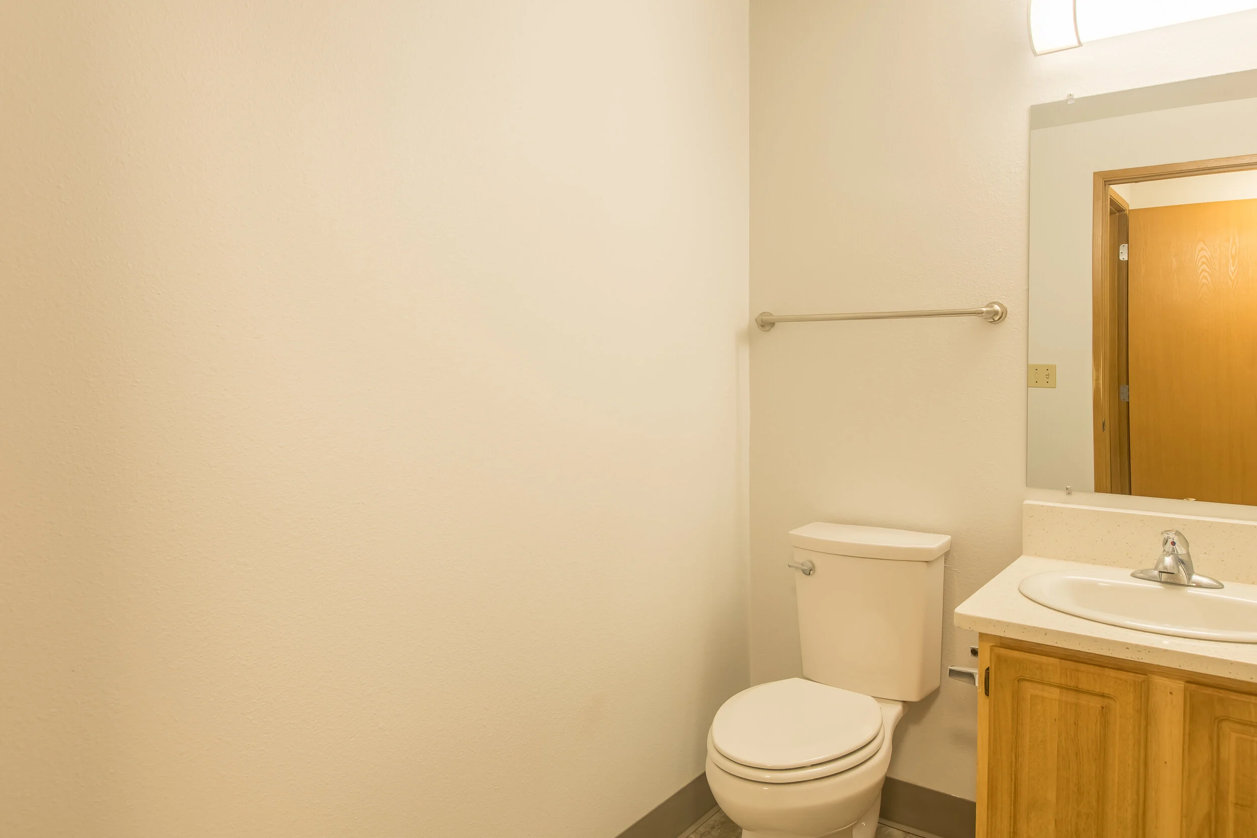 Cole Manor 3bdrm-3.JPG