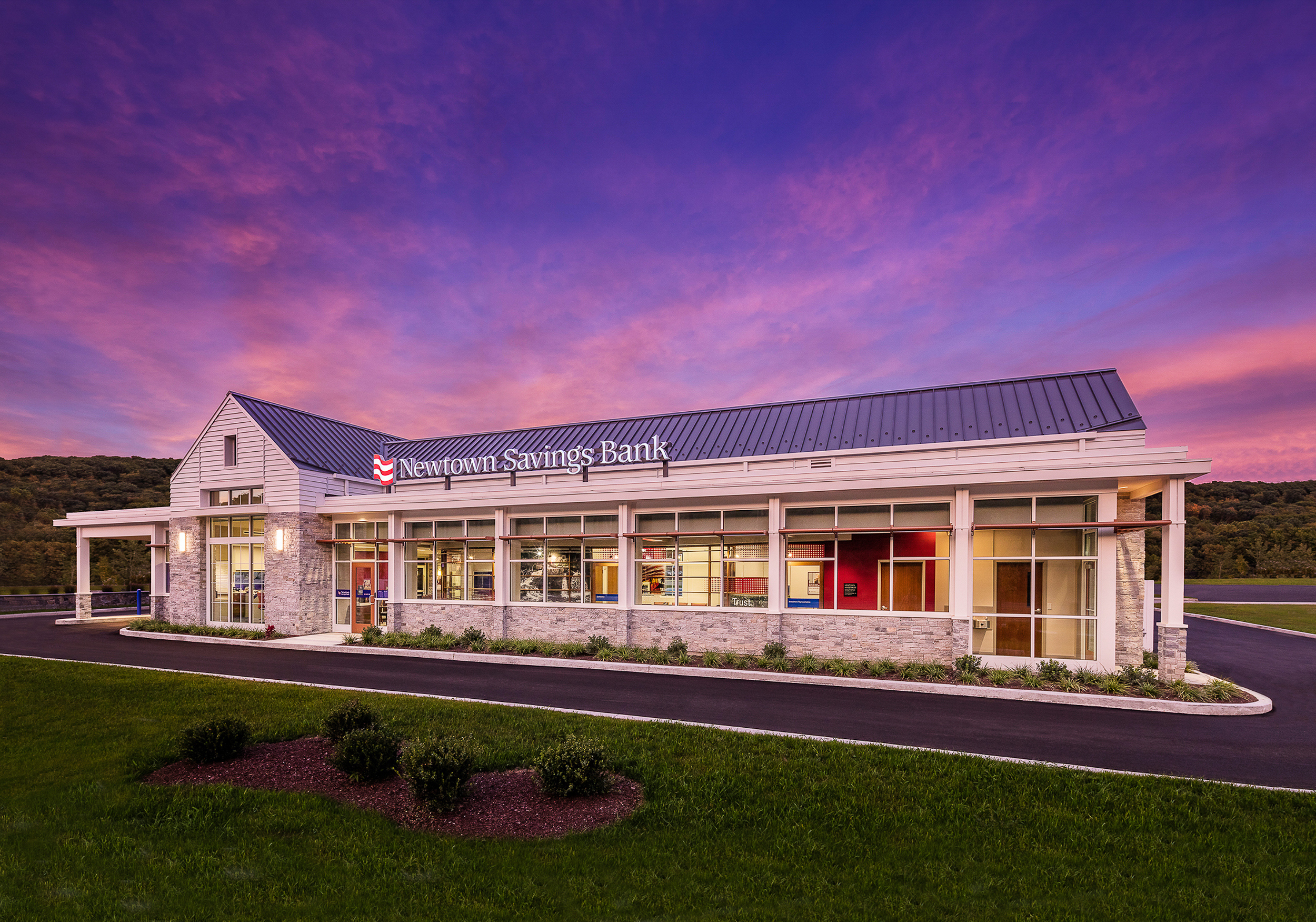 Newtown Savings Bank at Quarry Walk, Oxford, CT. Architectural design by Studio Q Architecture. 