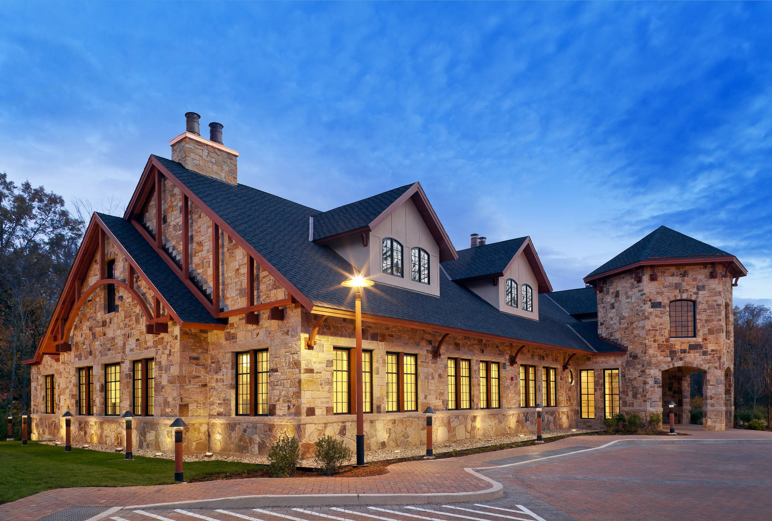 Acstar Insurance HQ, Farmington, CT at dusk by Quisenberry Arcari Malik Architects. © 2012 Carl Vernlund Photography