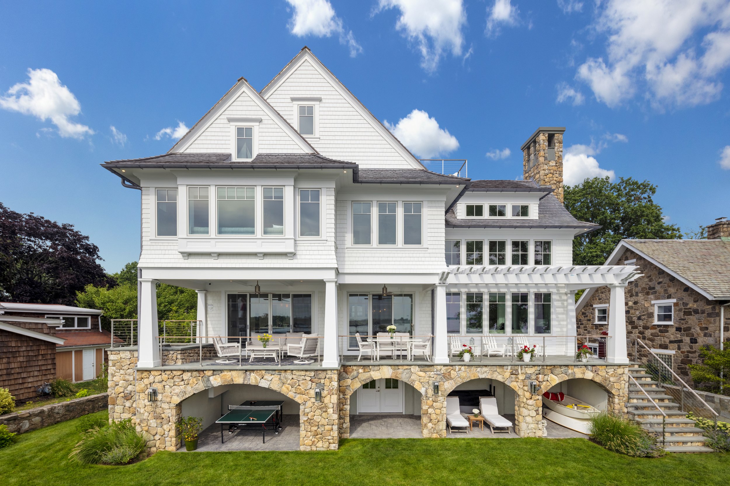 CT Waterfront Residence - Beachfront facade