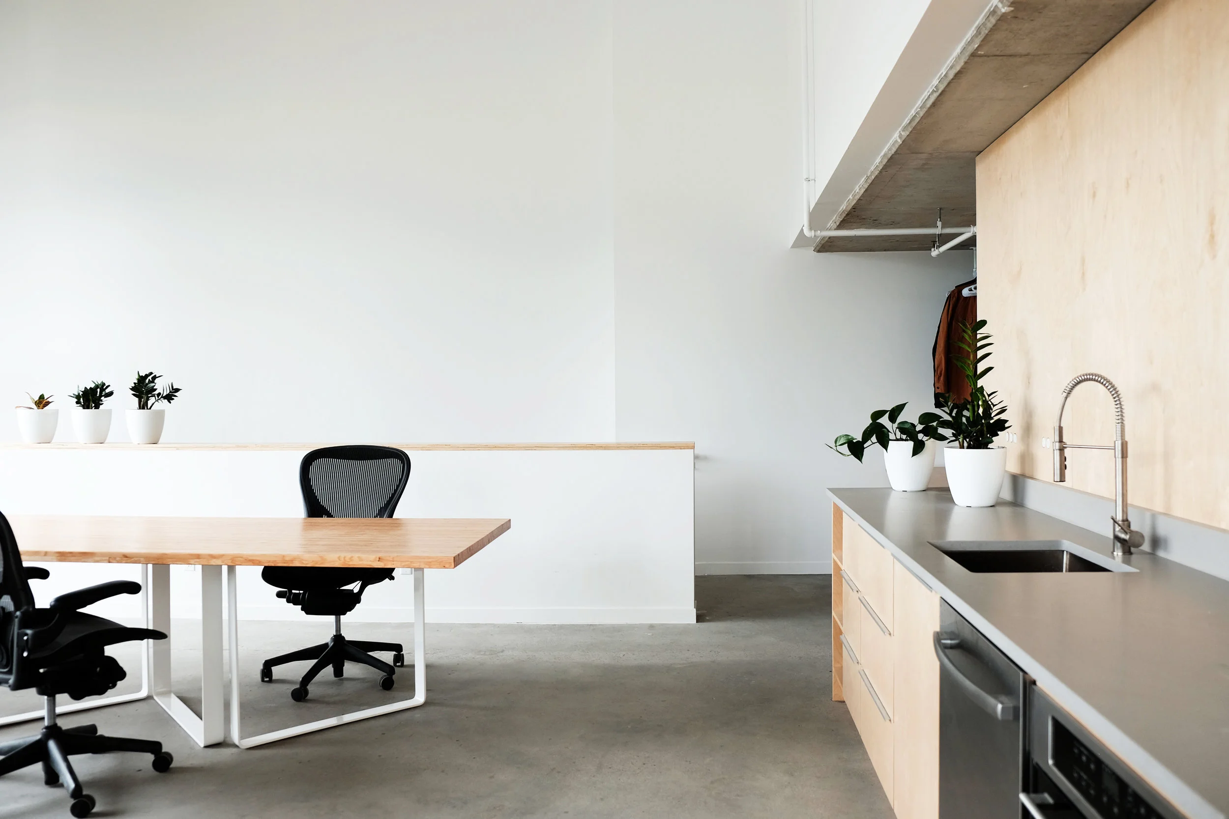 KITCHEN LOOKING SOUTH.jpg