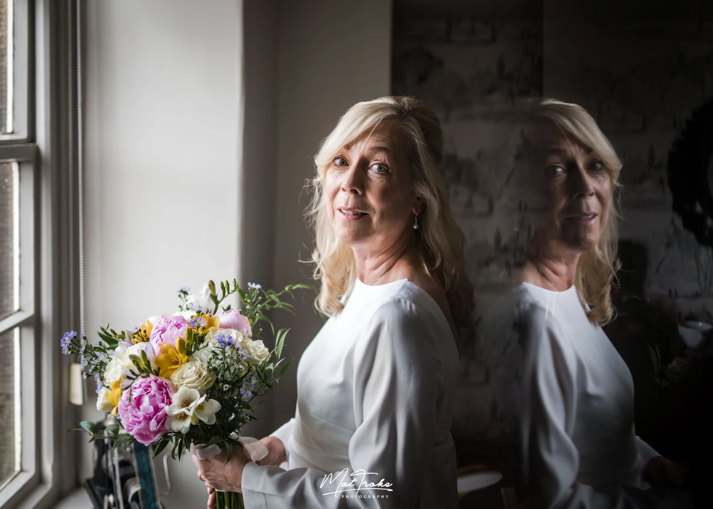 dronfield.hall.barn.summer.garden.wedding.chesterfield.photography.stunning.derbyshire.photographer-5.JPG