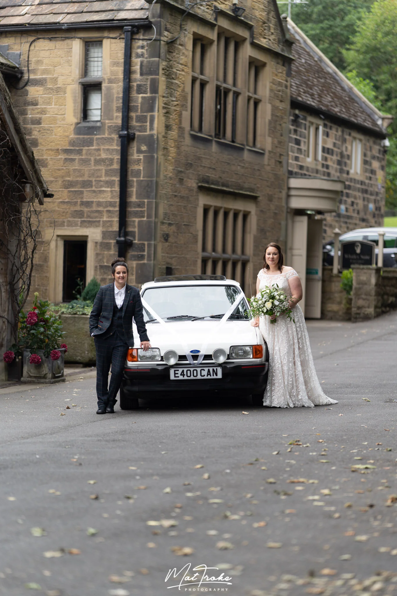 wedding.car.white.brides.whitley.hall.sheffield.wedding.photographer.photography.beautiful.relaxed.creative