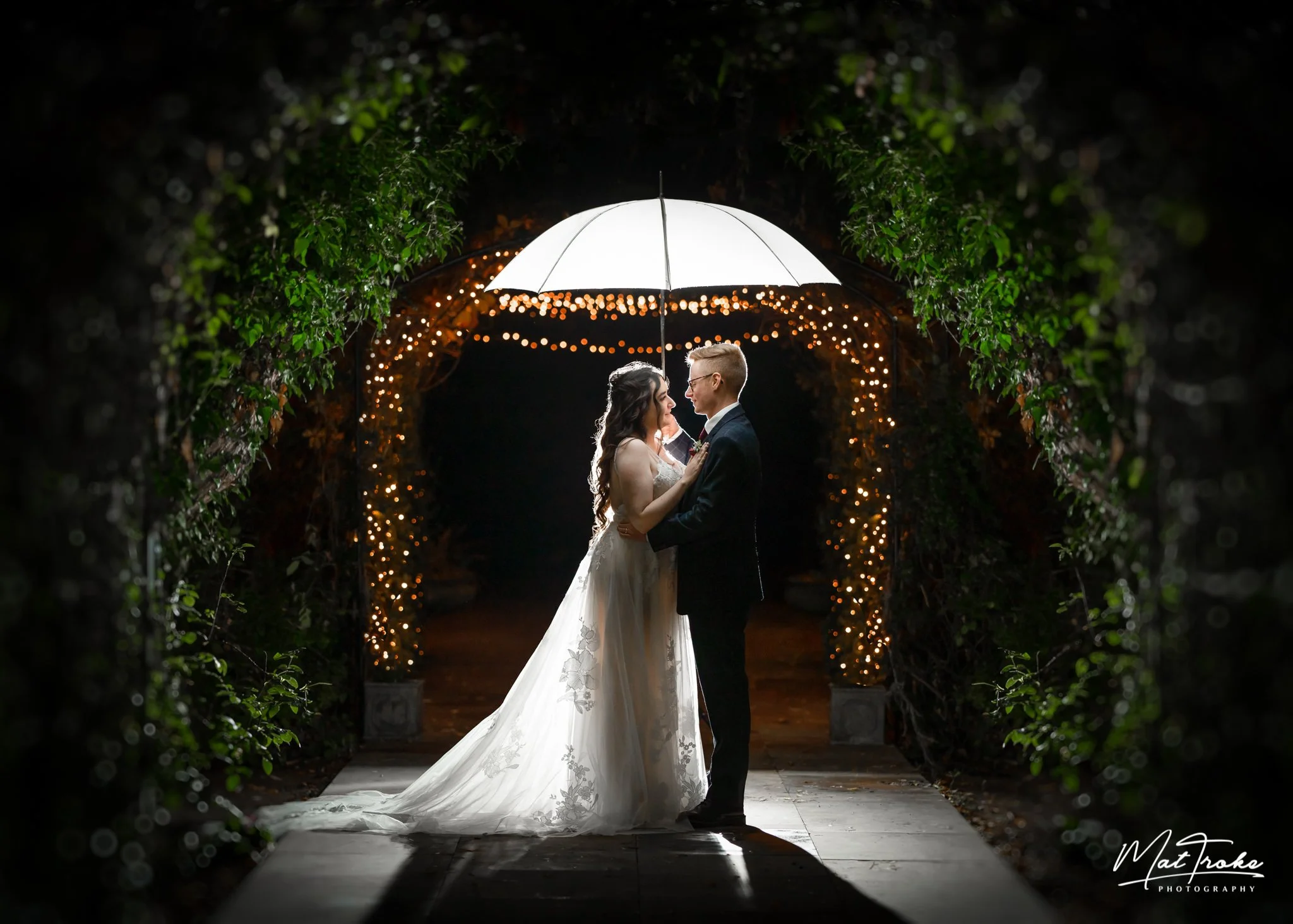 Ella &amp; Nathan - Van Dyk Hotel