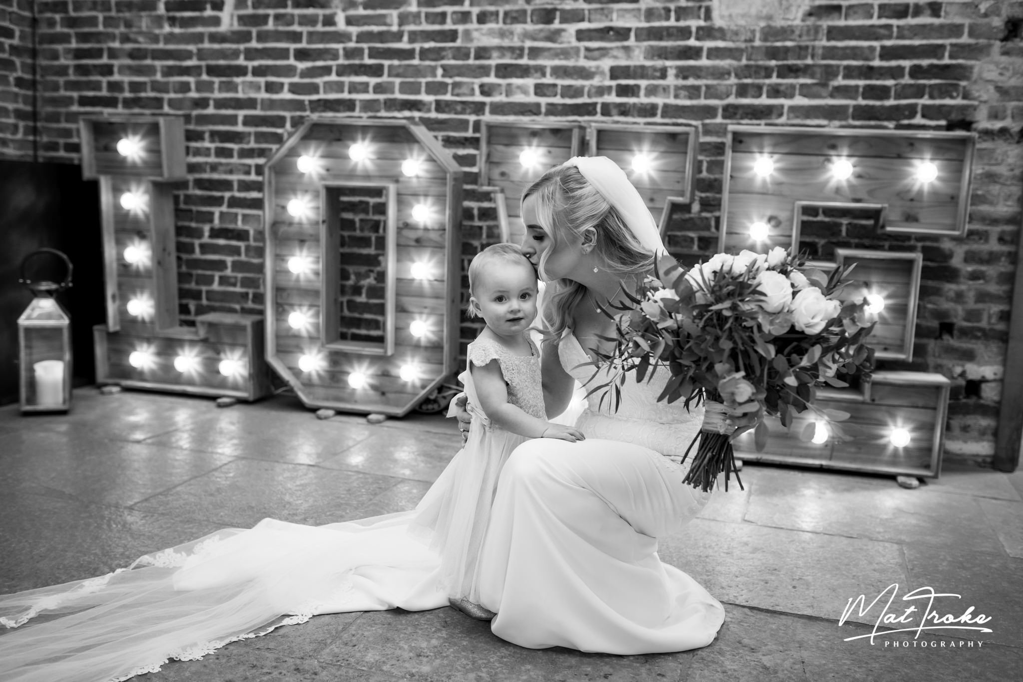 hazel.gap.wedding.summer.sunshine.photography.mat.troke (24 of 31).jpg