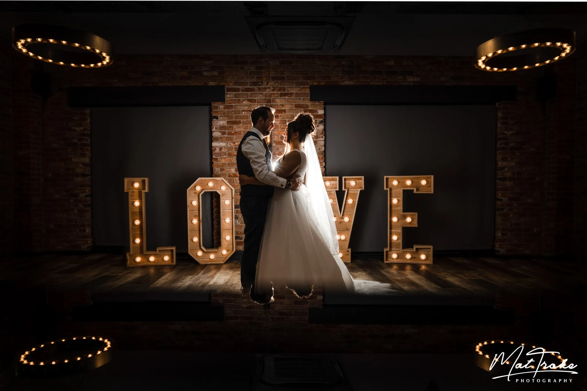 Beautiful relaxed wedding photography at The Hurt Arms Ambergate