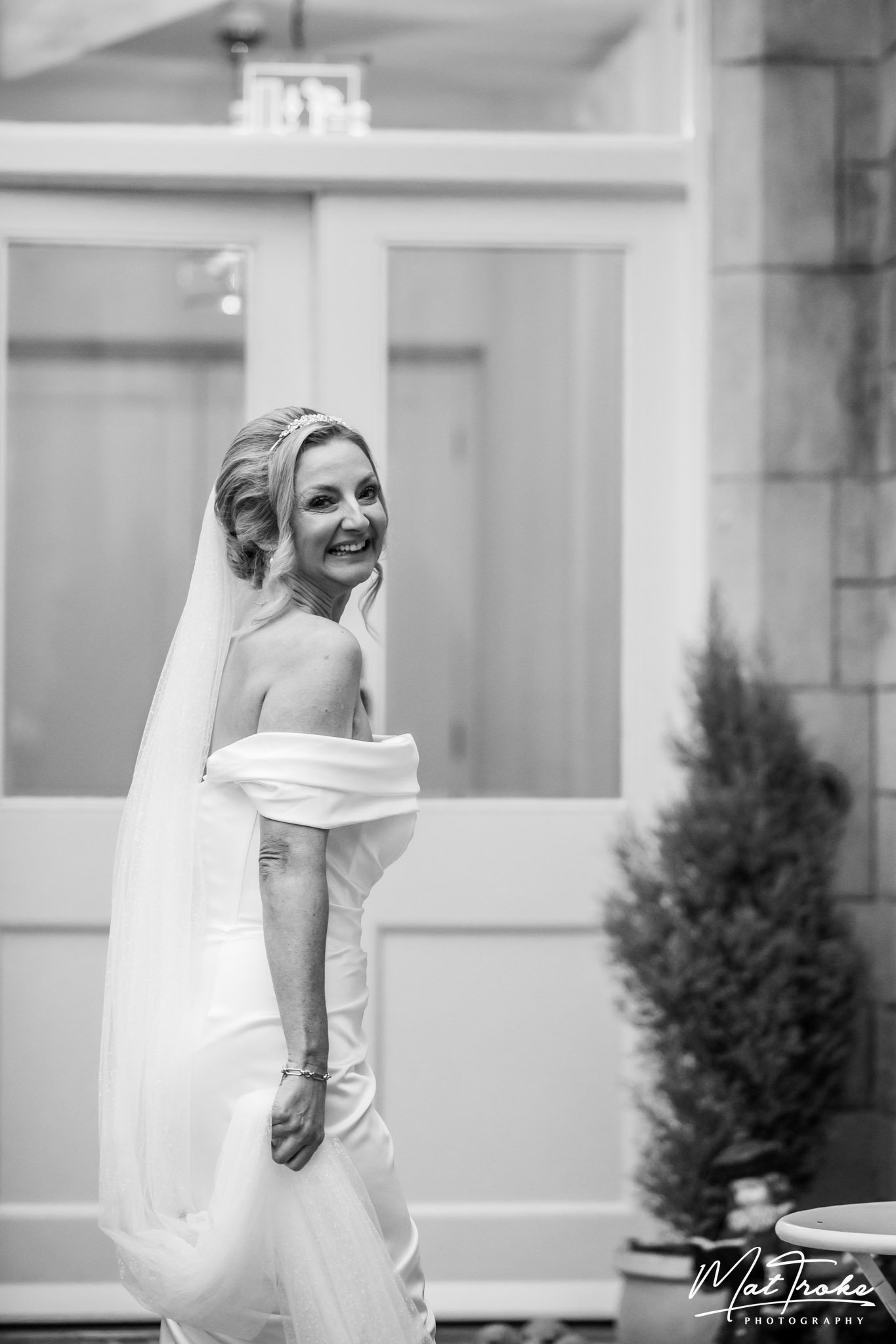 chesterfield.wedding.photographer.derby.relaxed-35.jpg