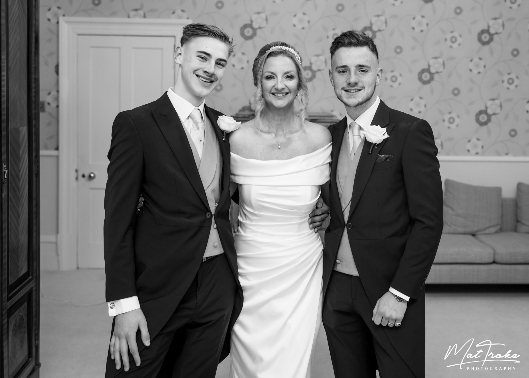 chesterfield.wedding.photographer.derby.relaxed-60.jpg