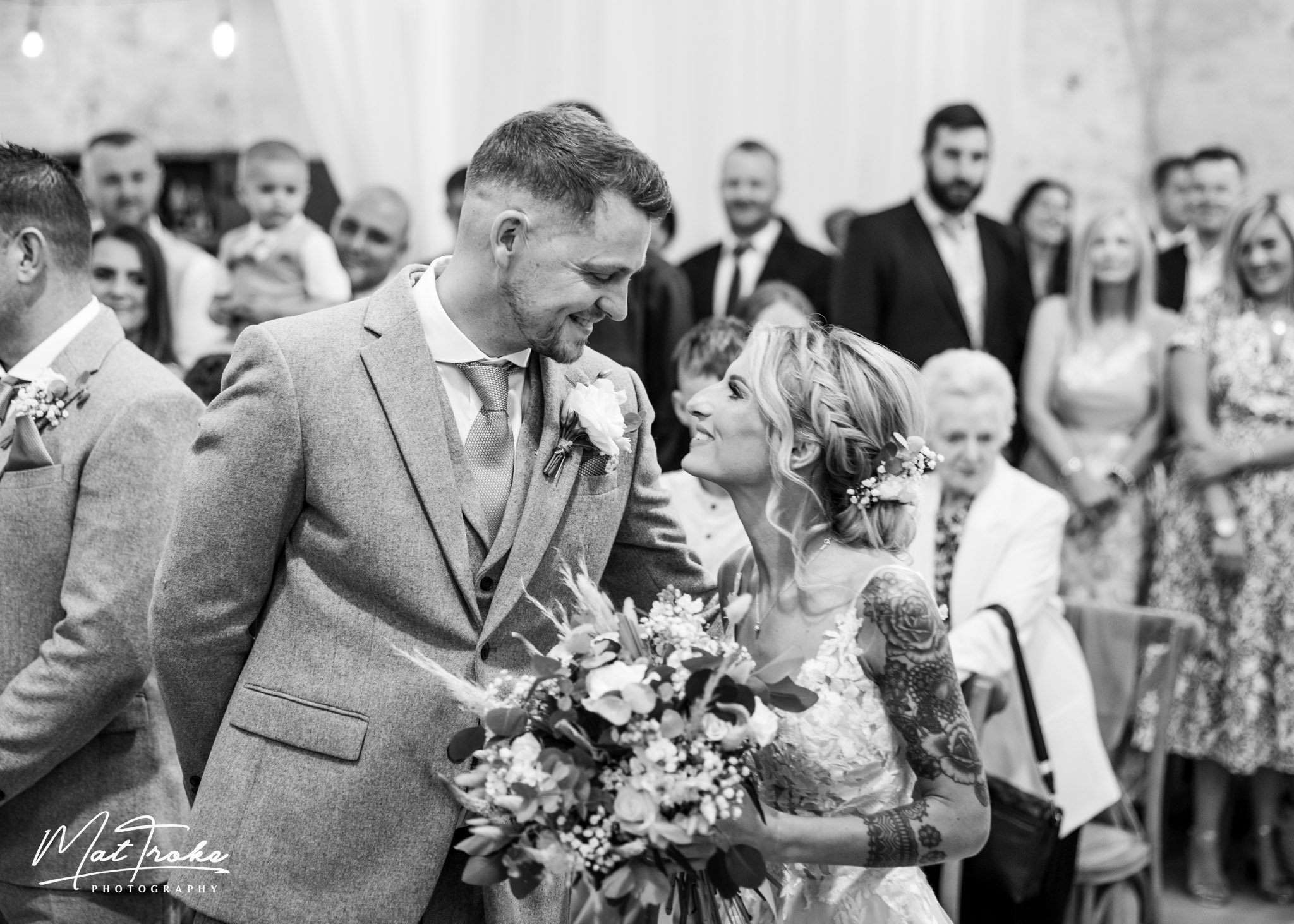 stunning.wedding.photography.idea.calke.abbey.ivy.house-6.jpg