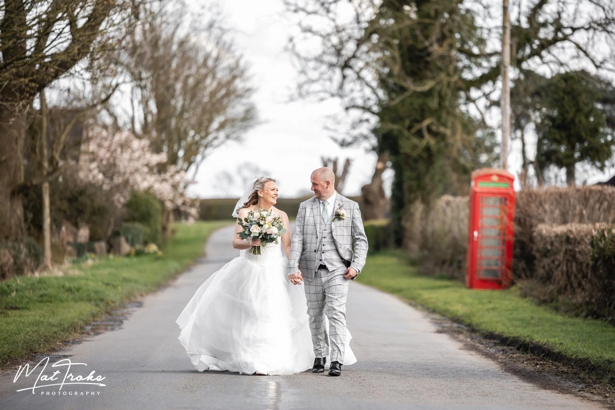 Katie and Phil A Gorgeous White Hart Wedding