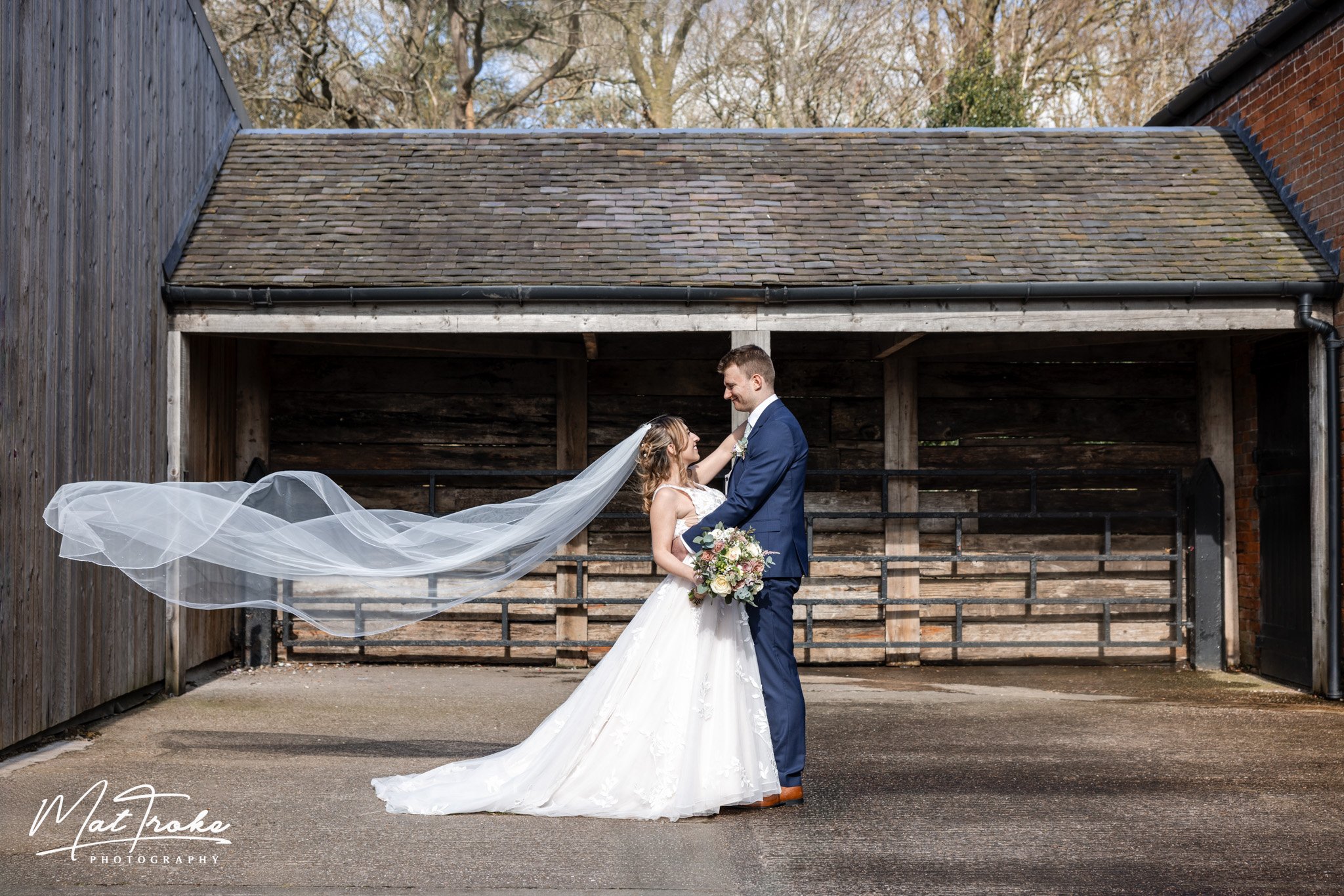 hanbury.wedding.barns.relaxed.photography.photos-31.jpg