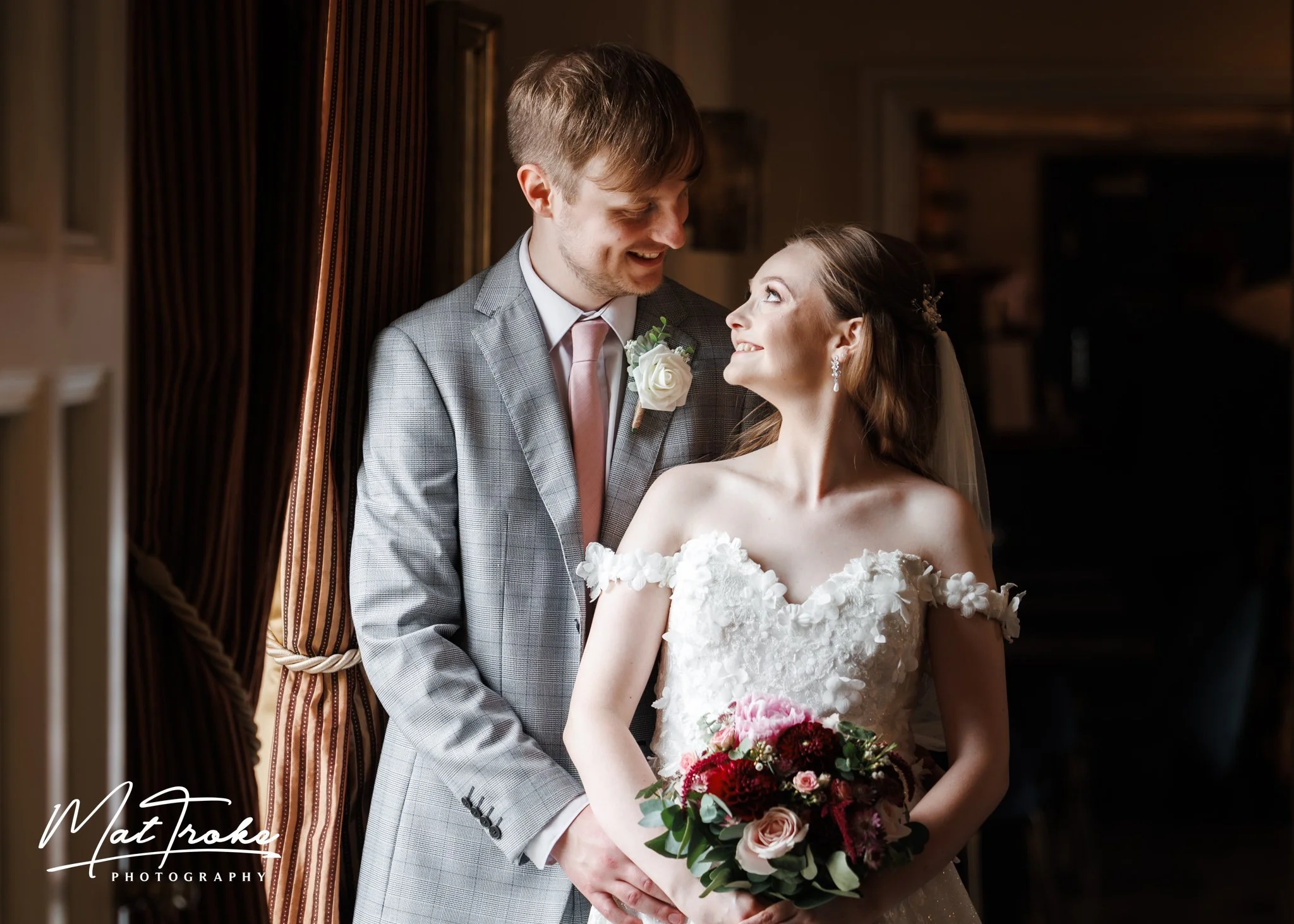 kelham.house.wedding.photographer.recommended.relaxed5.jpg