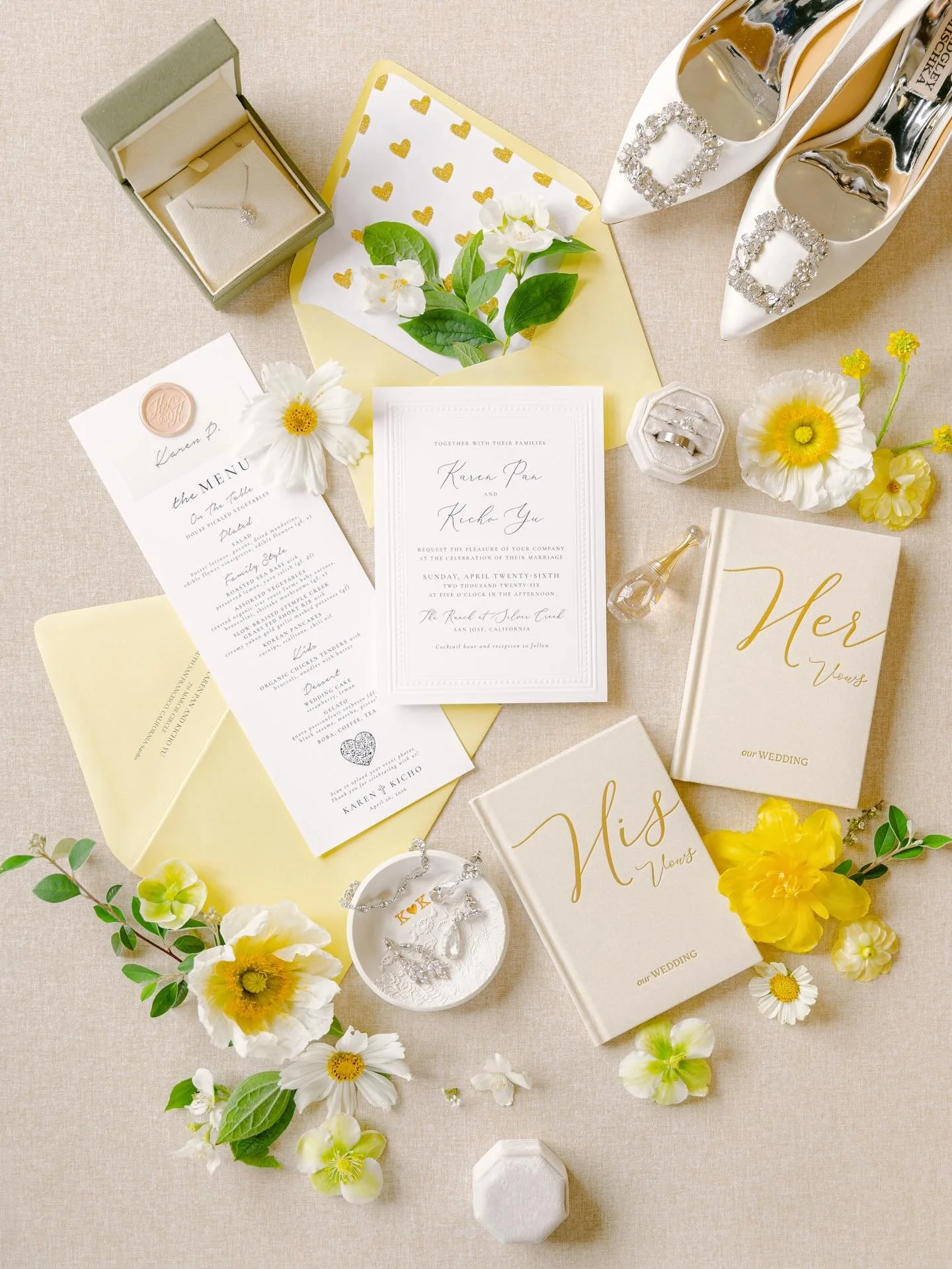 Our bride @kpancakelife designed the whole wedding herself, with their favorite color, yellow, as the main palette. It felt warm, sunny, and full of joy. Every little detail was so thoughtful and filled with love. 💛

So happy to witness such a kind 