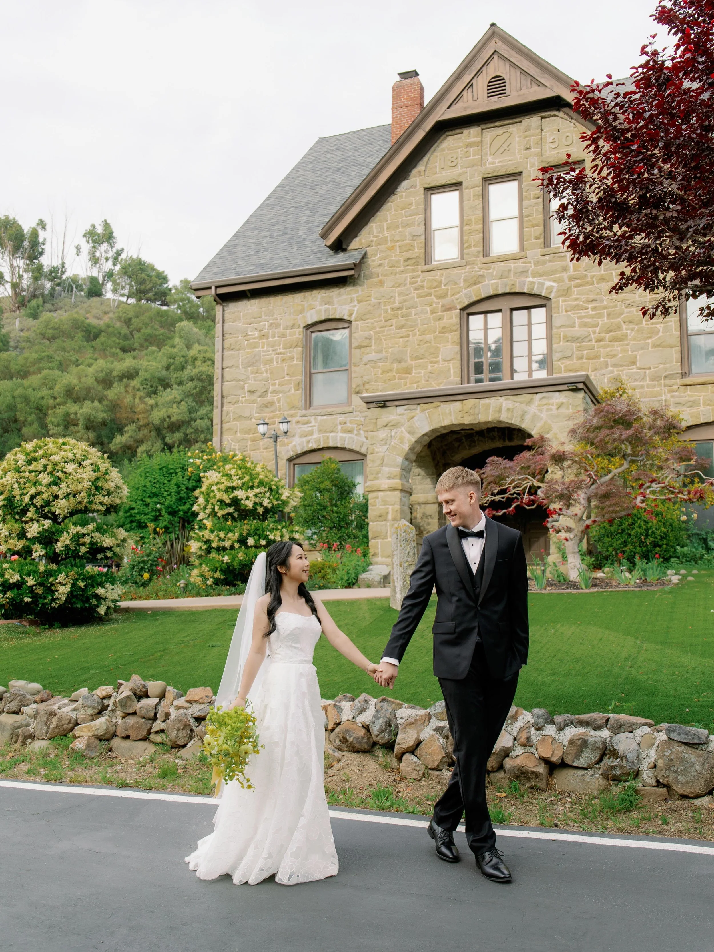 Another yellow-toned wedding day 🌼
This palette has truly been very popular this year &mdash; vibrant, organic, and full of life. 💛 

@ellistonvineyards felt like a hidden storybook estate with its stone architecture, lush gardens, koi pond, and so