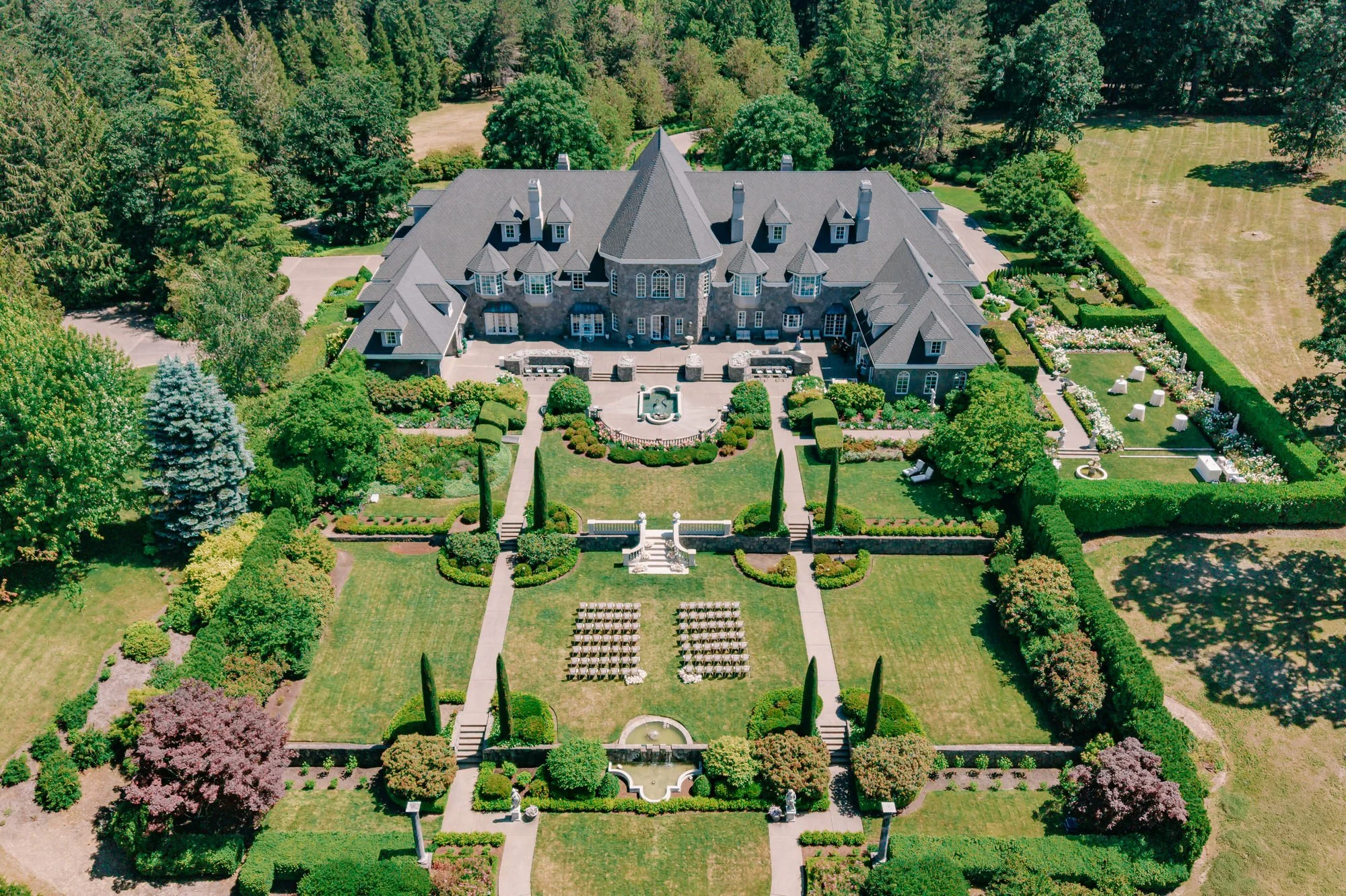 Aerial photograph of Château de Michellia castle wedding venue in Salem, Oregon by Oregon wedding photographer.