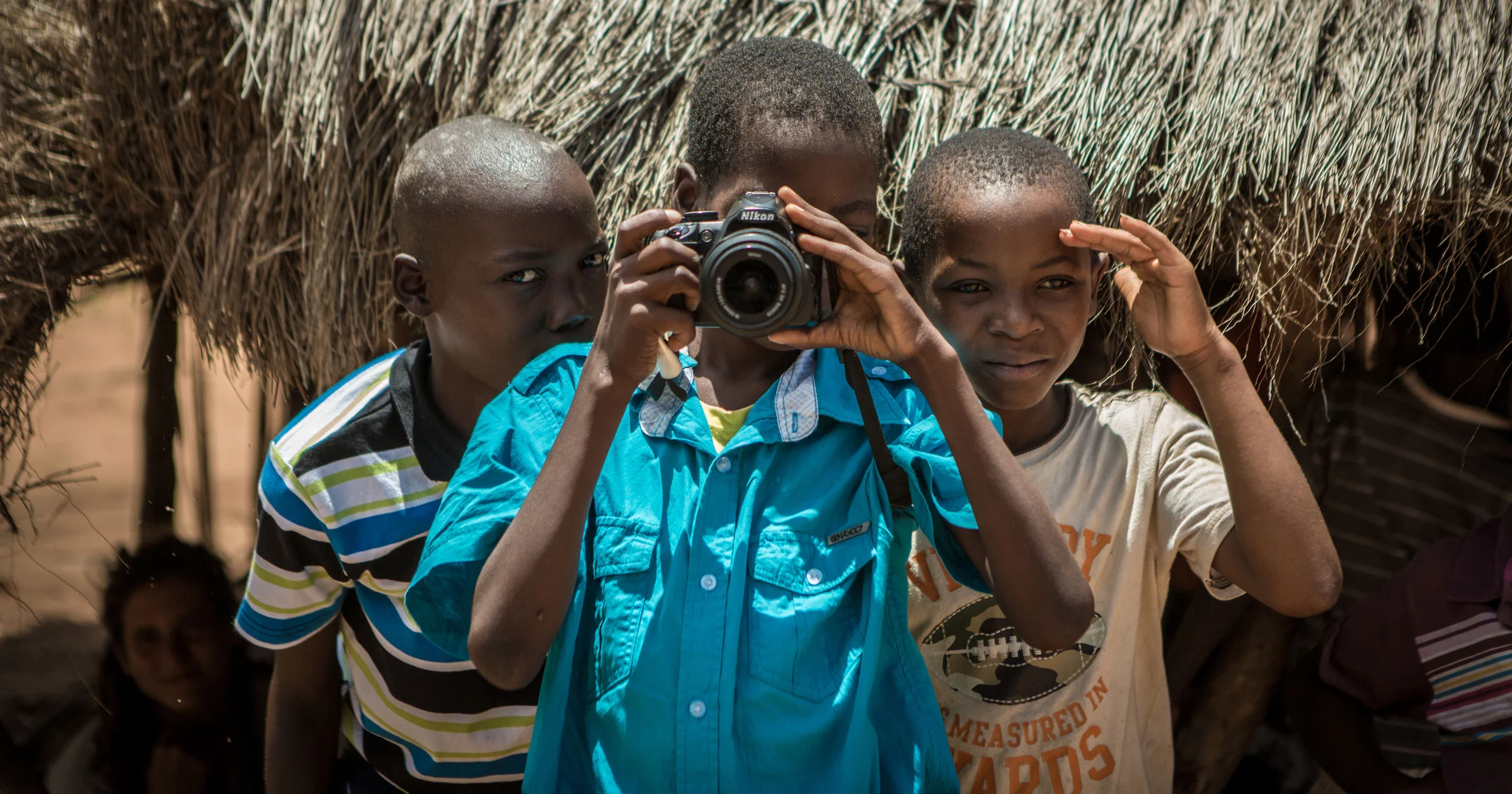 African-Kids-with-camera.jpg