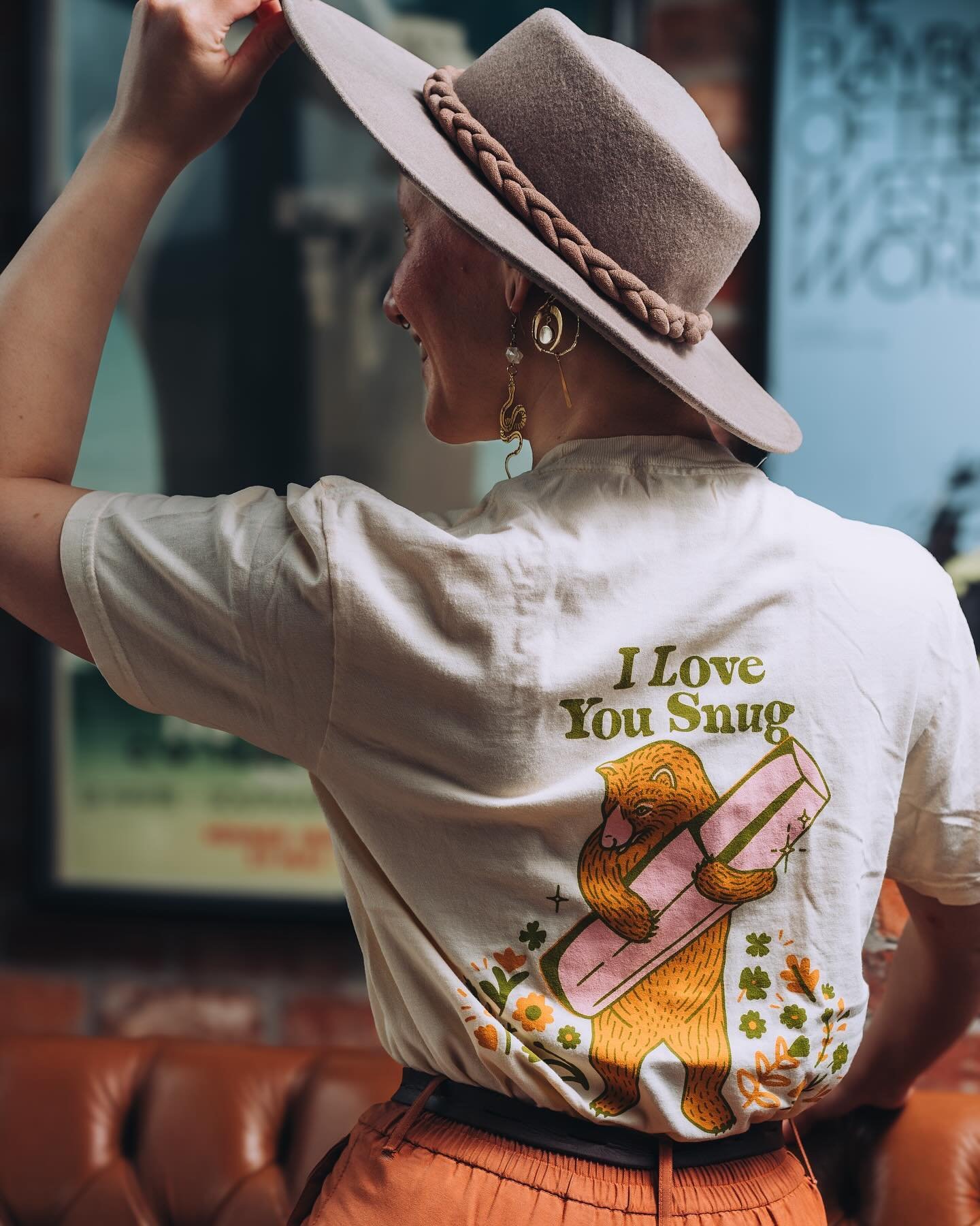 ✨ 5 years under the sun ☀️
Snug 5 year anniversary tees! Available in cream and black, designed by @lilytherens 🫶
Ask your bartender or server for one in hour size! Only available in person. 

📸 @anna_wick 
#cocktailbar #craftcocktails #aacramento