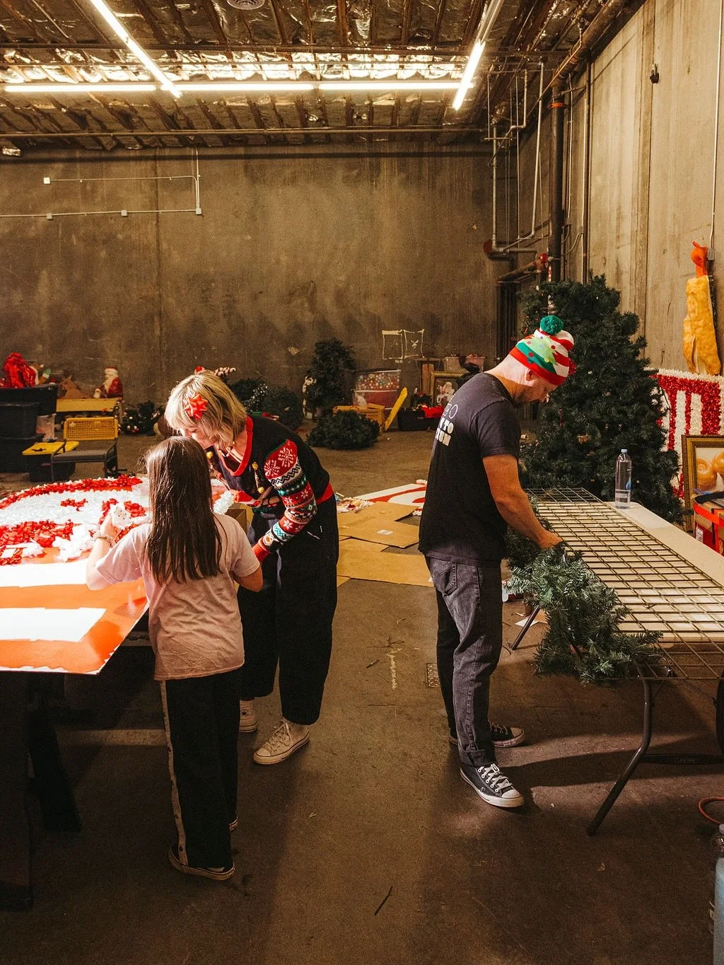 For our 2025 @miraclepopup we took decorating into our own hands 🙌 
For the last month we&rsquo;ve turned an abandoned drug store into Santa&rsquo;s workshop, diligently building and staging what will become Miracle on Broadway (Butterscotch Den) an