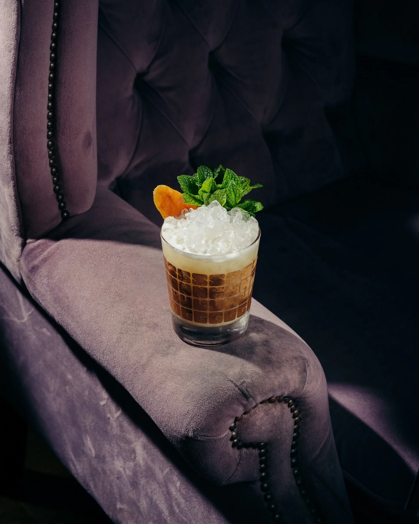 SCRUPLES - How to avoid them 🙅🏻&zwj;♂️🙅🏽&zwj;♀️
Made with mango tequila, lime, fino sherry, pistachio and almond extract. 

Custom &ldquo;Snug&rdquo; glassware available for $15. 

📸 @joematty.jpg 
#cocktails #cocktailbar #sacramento