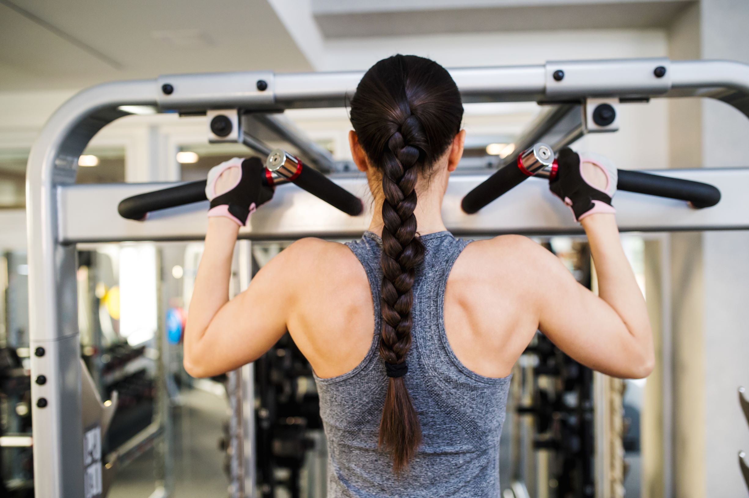 Back muscles in pull up.jpg