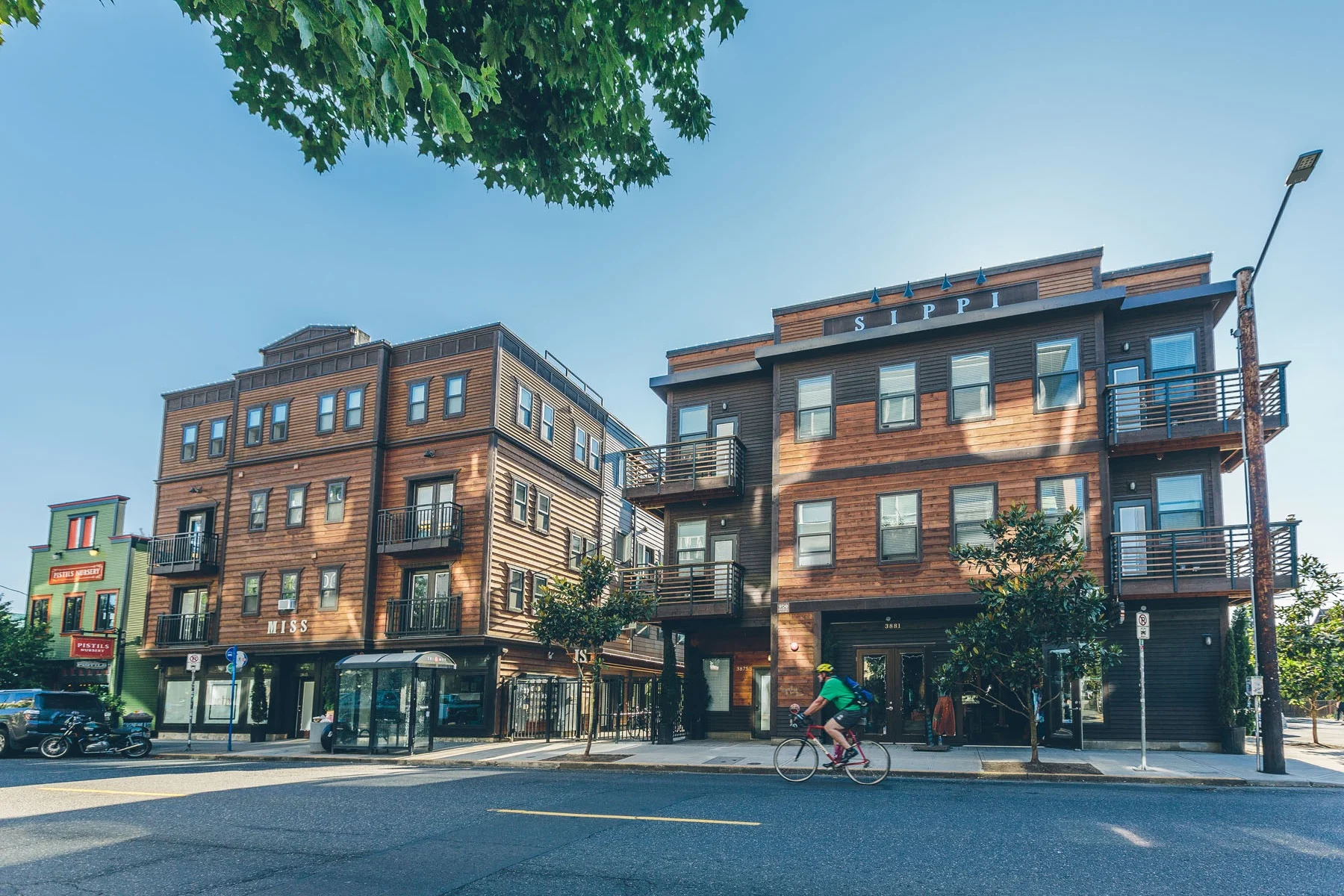 ekoliving-property-is-02.jpg