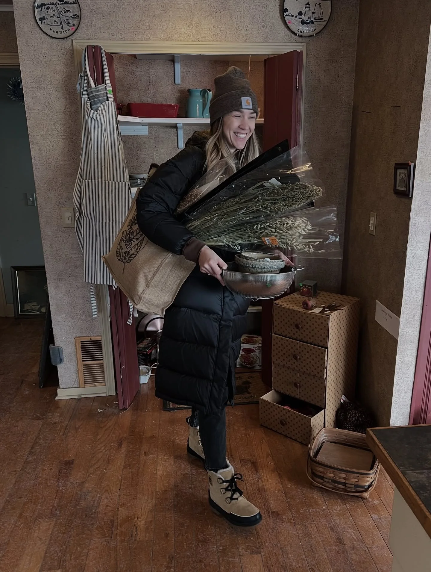 Took a lovely break from Instagram, but here&rsquo;s a little photo dump to catch up on the last few months!

🕯️ February was all about cozy updates and hiding from the cold.

&bull; Epic estate sale on the lake
&bull; Dining room almost done
&bull;