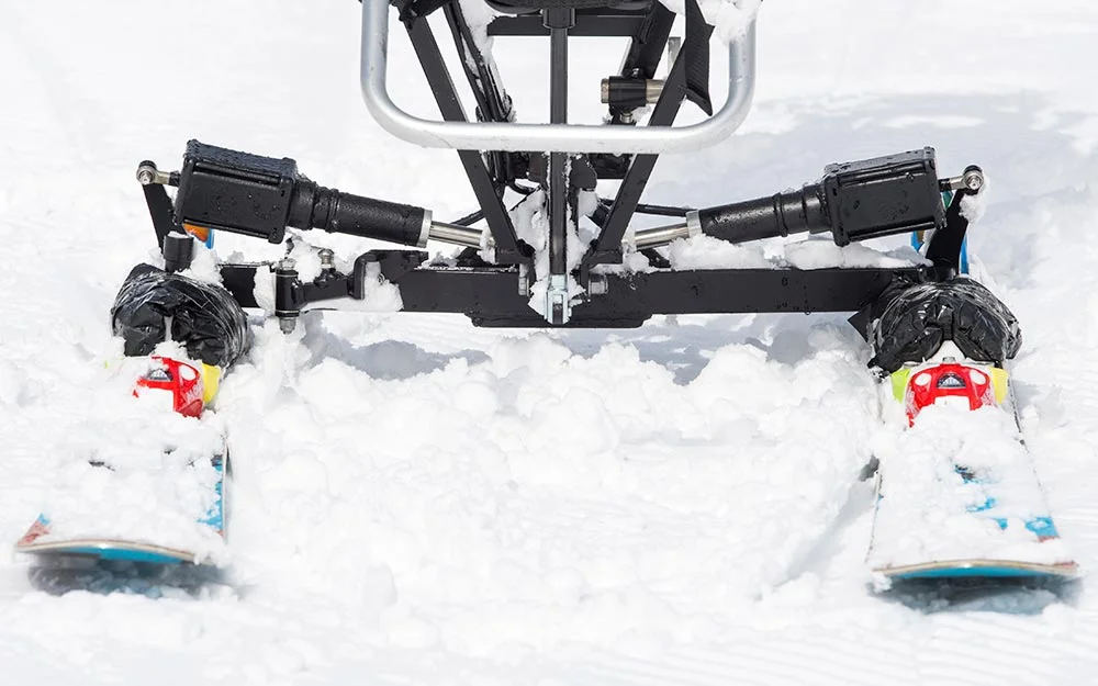 ELECTRONIC MOVERS<strong>Powerful electric actuators control skis independently, allowing for precise control over speed and turning.</strong><br><i>enlarge +</i>