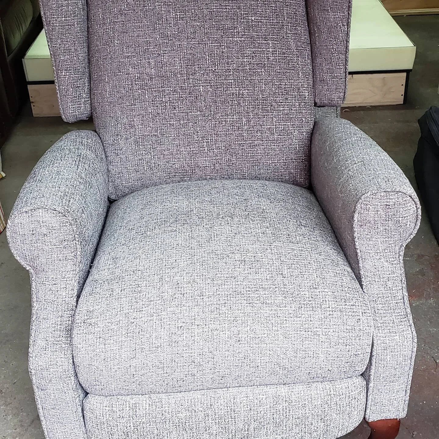 H&amp;C Quality Upholstering LLC hcupholsteringllc@gmail.com is looking for a good upholster paid $25 per hour