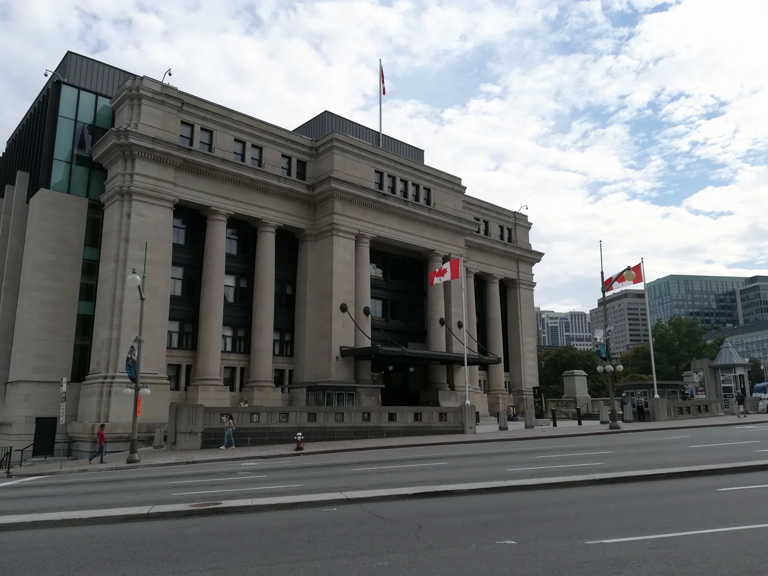 Not Montreal. This is Ottawa. But the picture is nice.