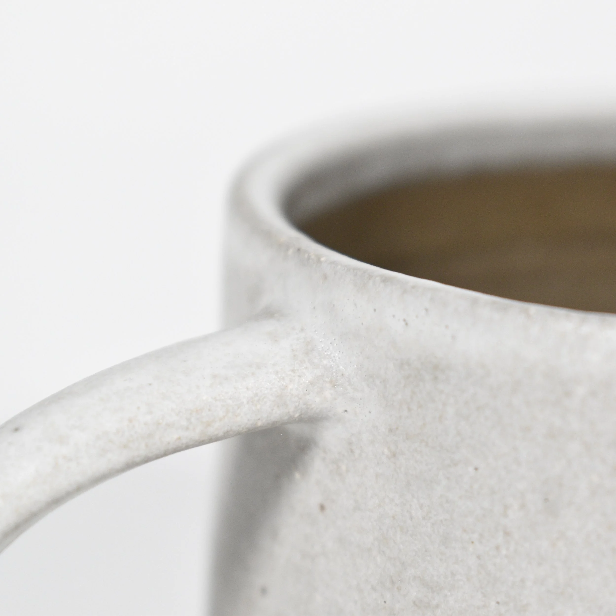mug low angled handle detail peat.JPG
